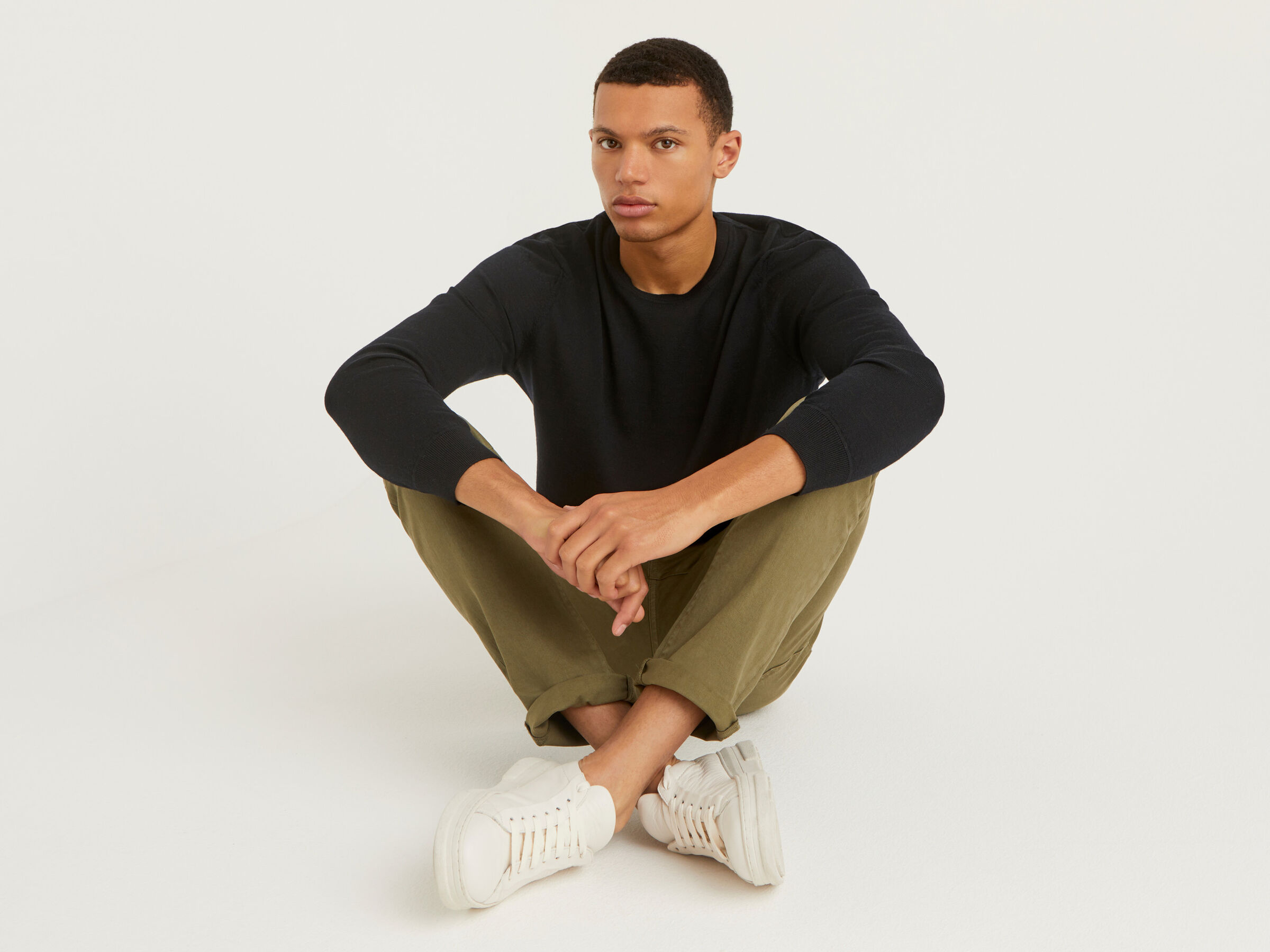 Crew neck sweater in pure virgin wool image number 3