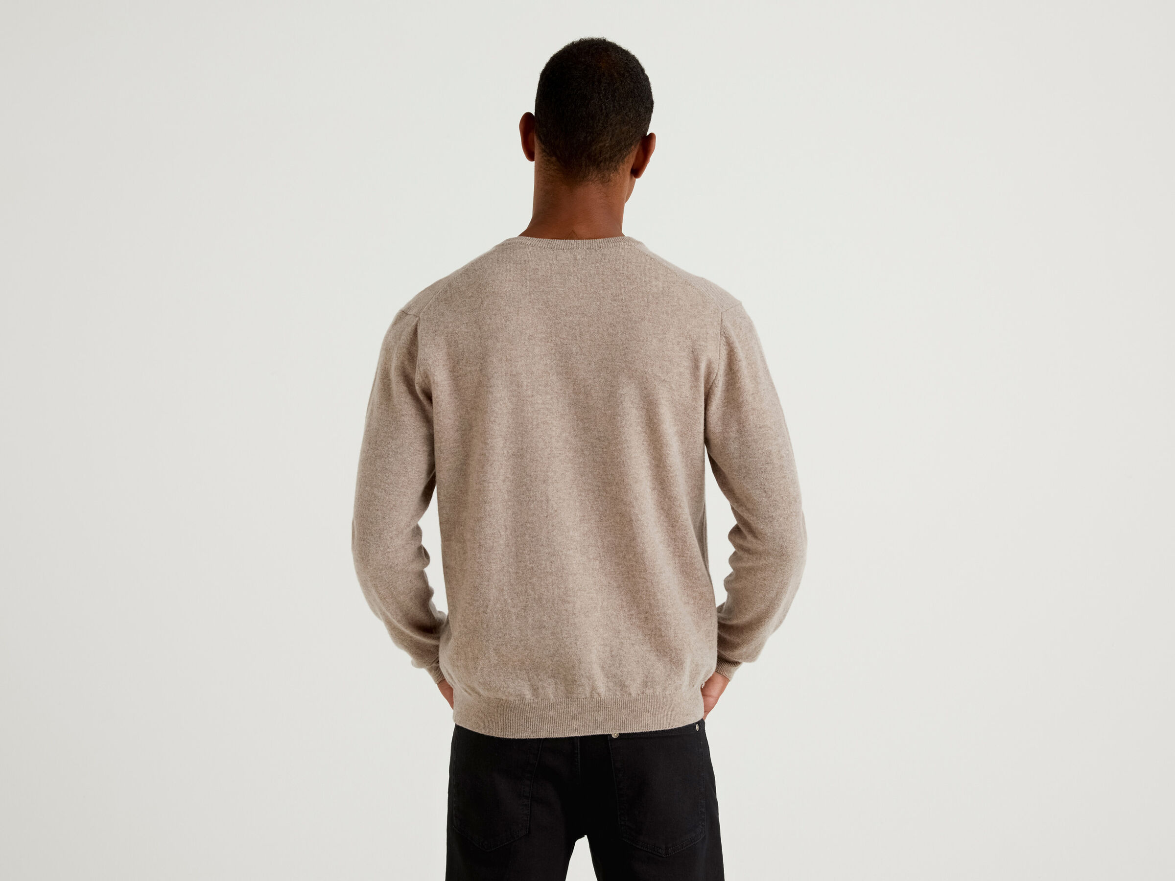 V-neck sweater in pure virgin wool image number 2