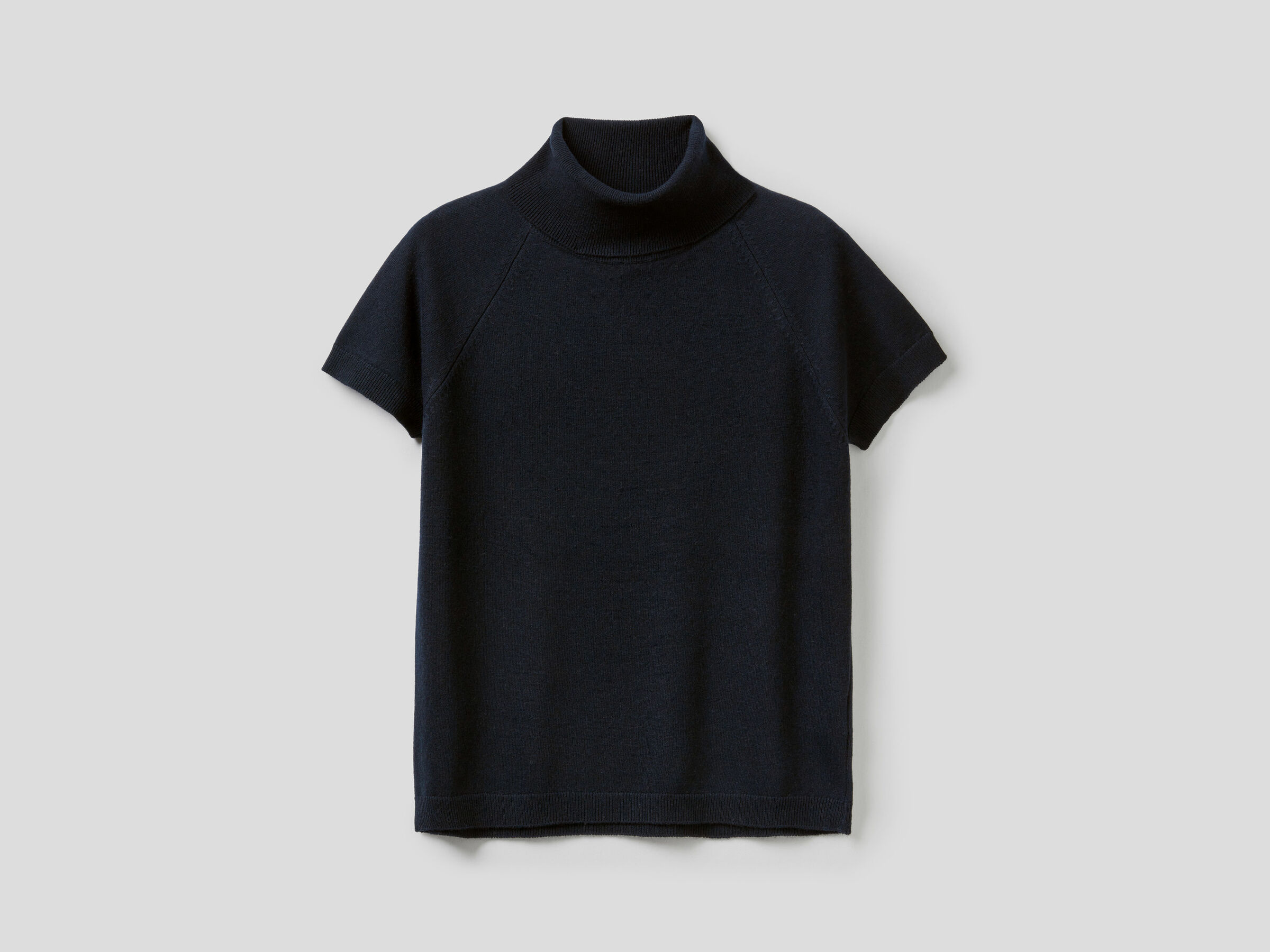 Short sleeve turtleneck image number 5