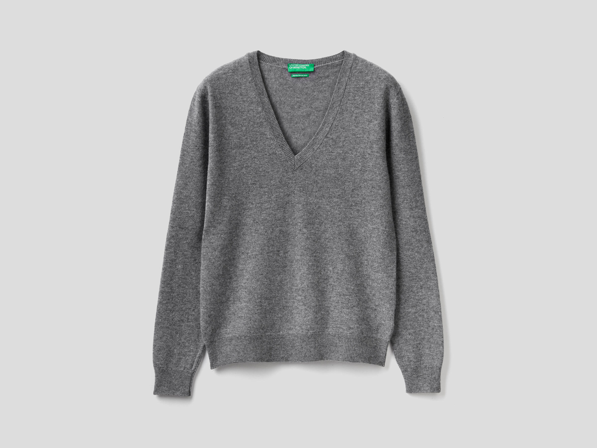 V-neck sweater in pure virgin wool image number 5