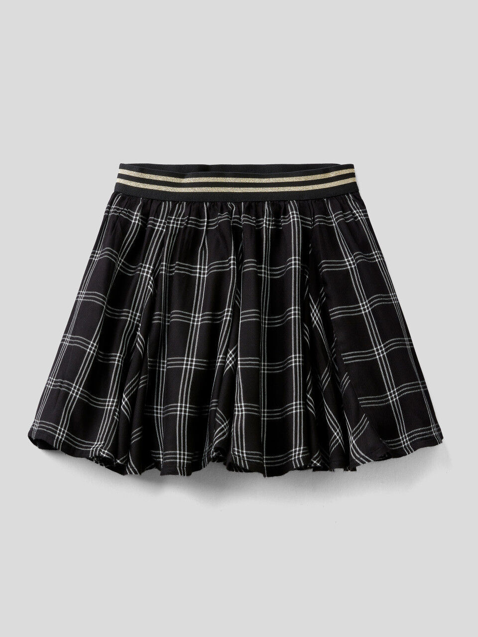 Short check skirt