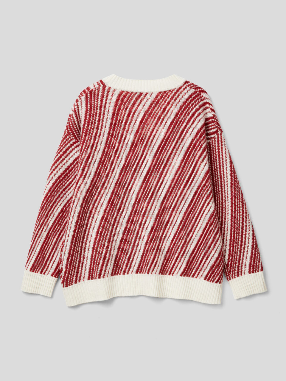 Jacquard V-neck sweater image number 2