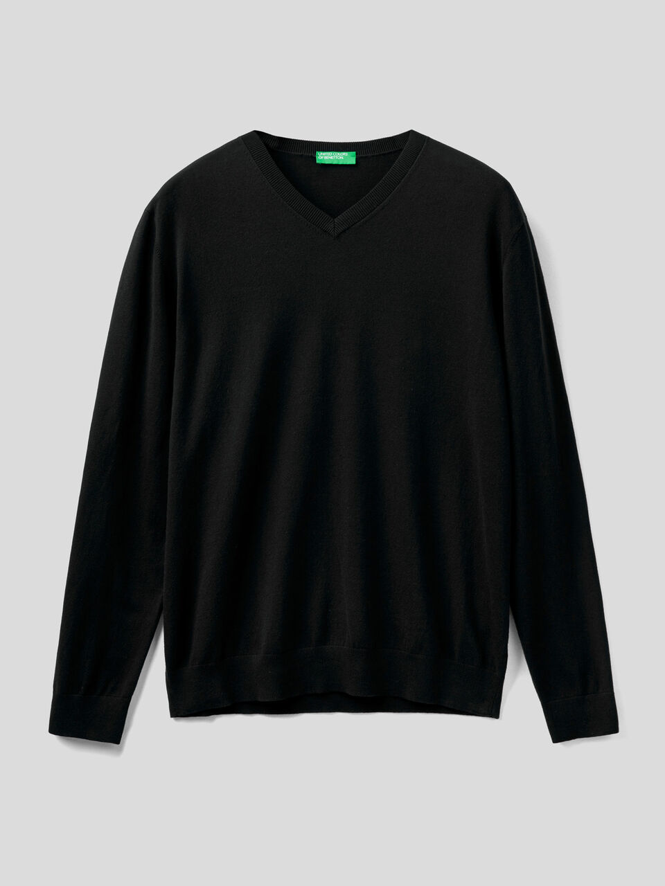 V-neck sweater in lightweight cotton blend image number 1