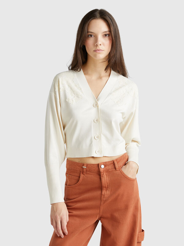 Flowy cardigan with lace Women