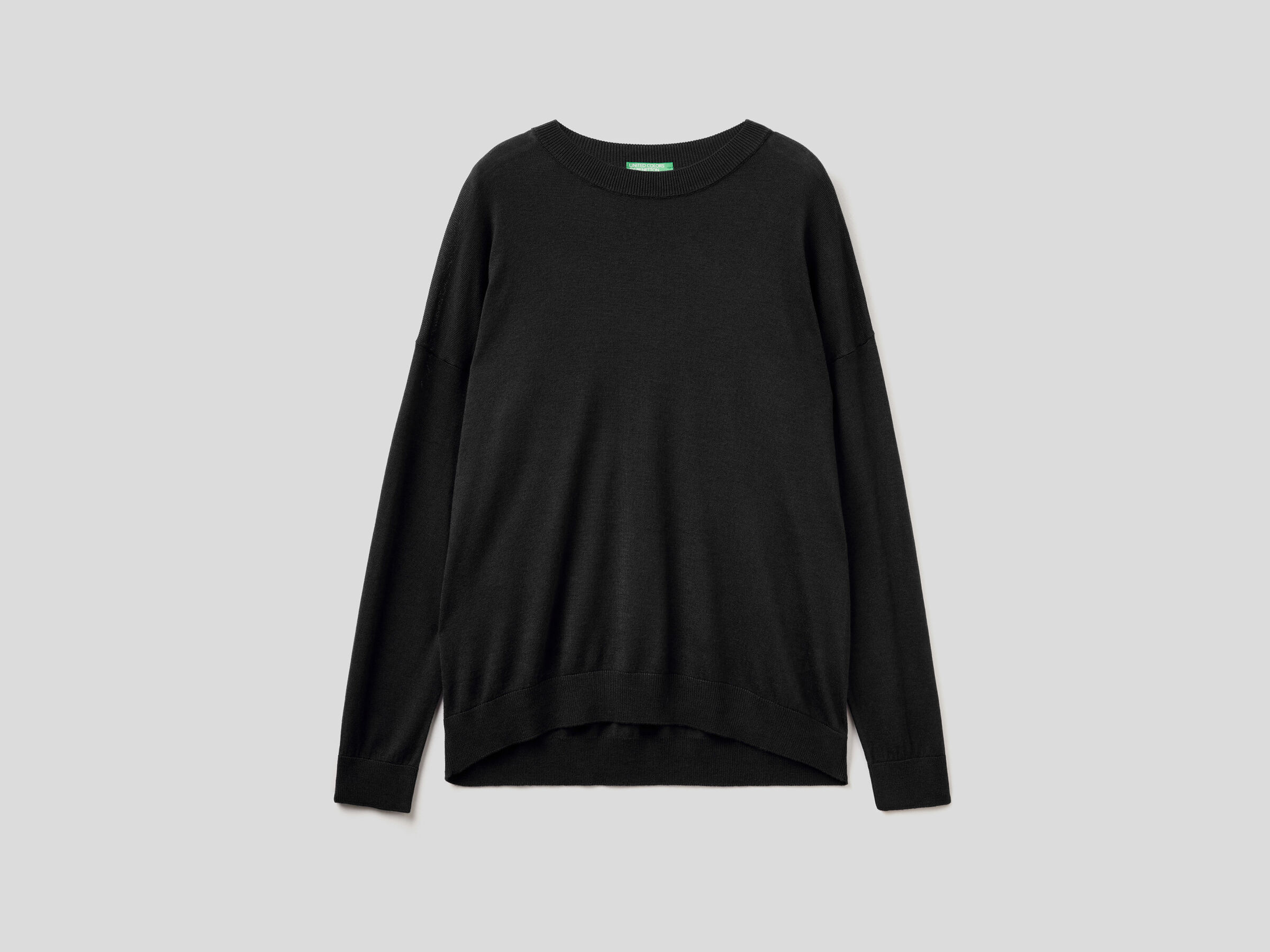 Relaxed boxy fit sweater image number 4