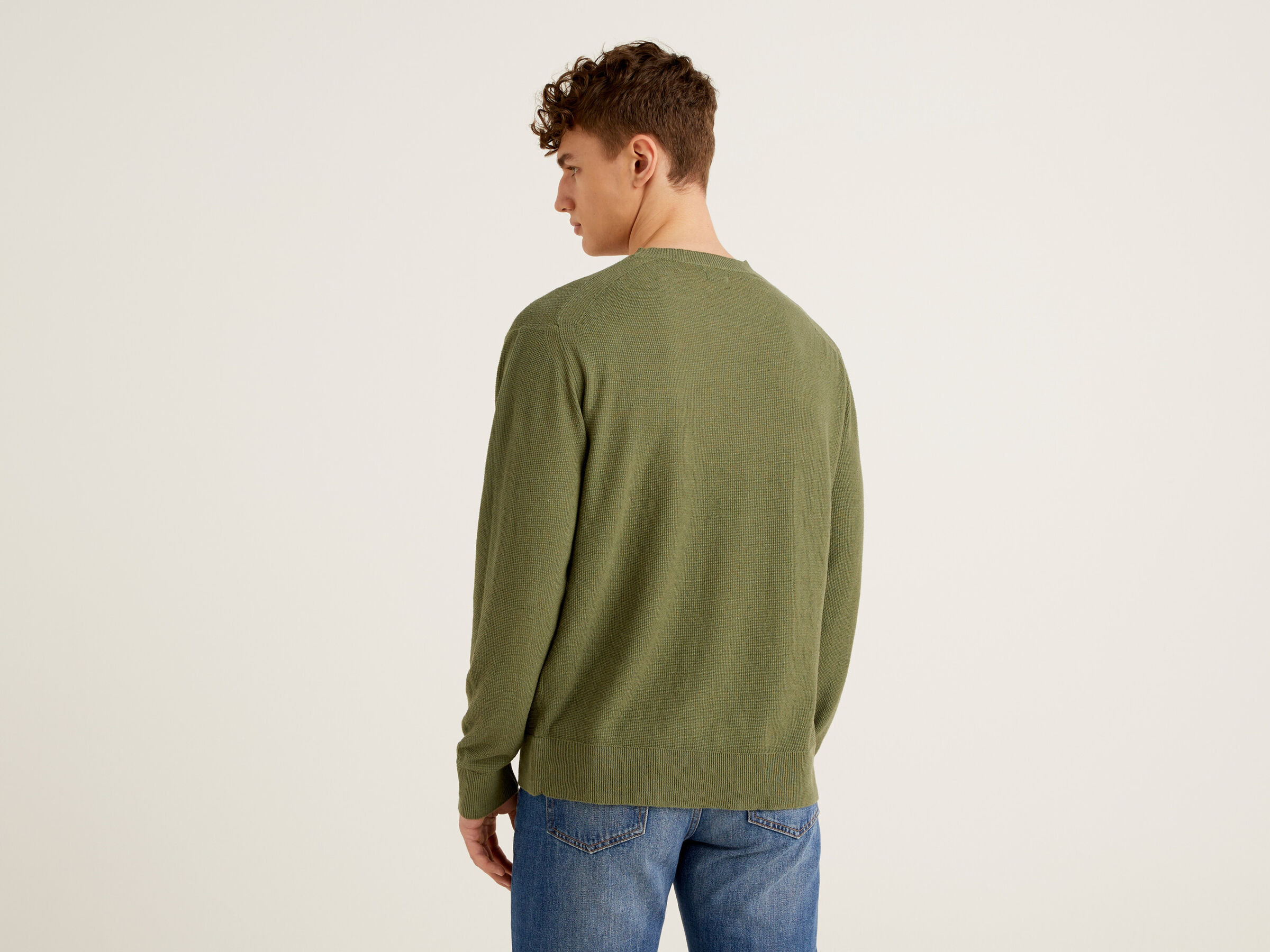 Crew neck sweater in linen blend image number 2