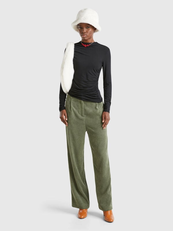 Trousers in corduroy Women