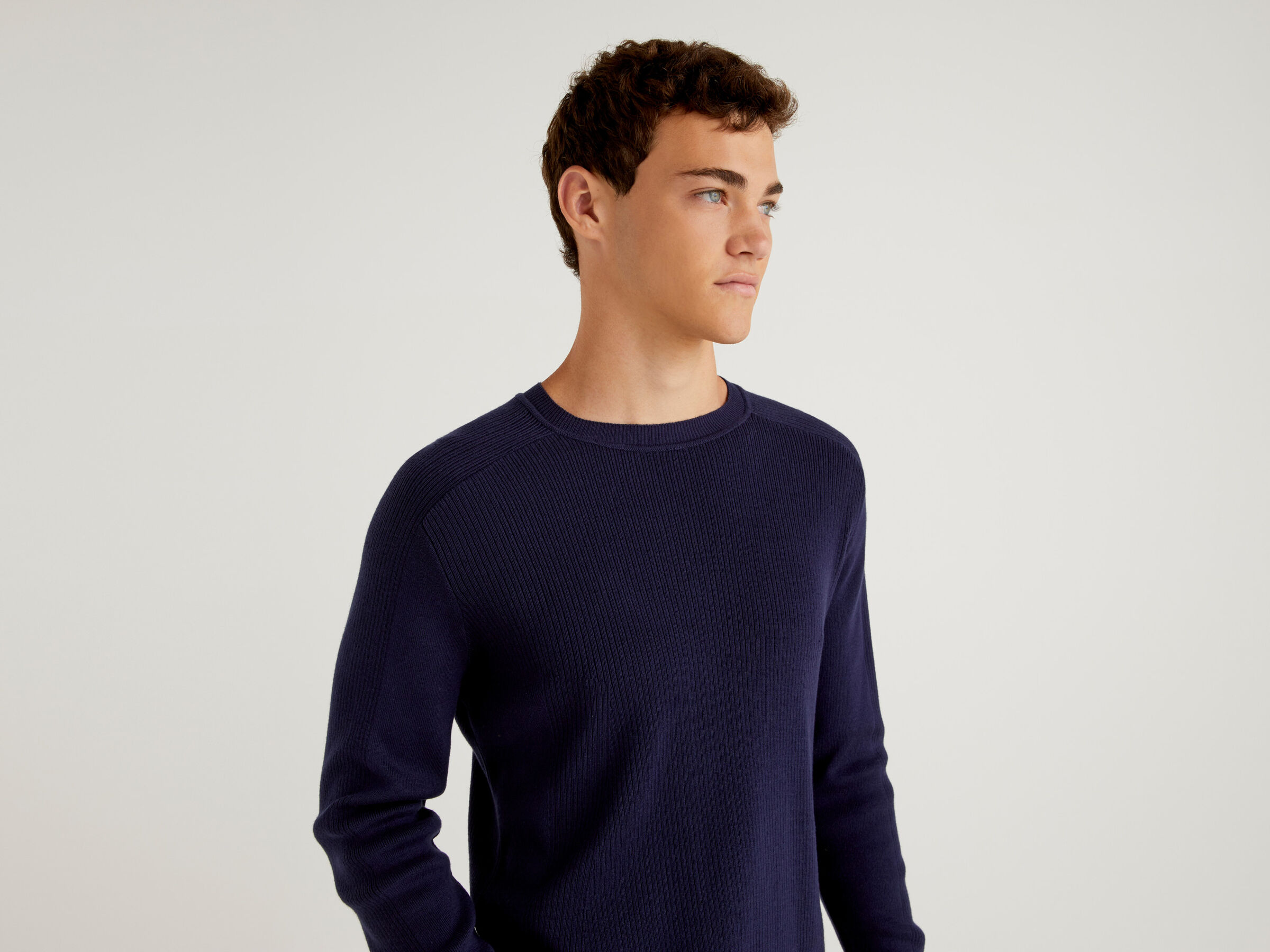 Crew neck sweater in cotton blend image number 3