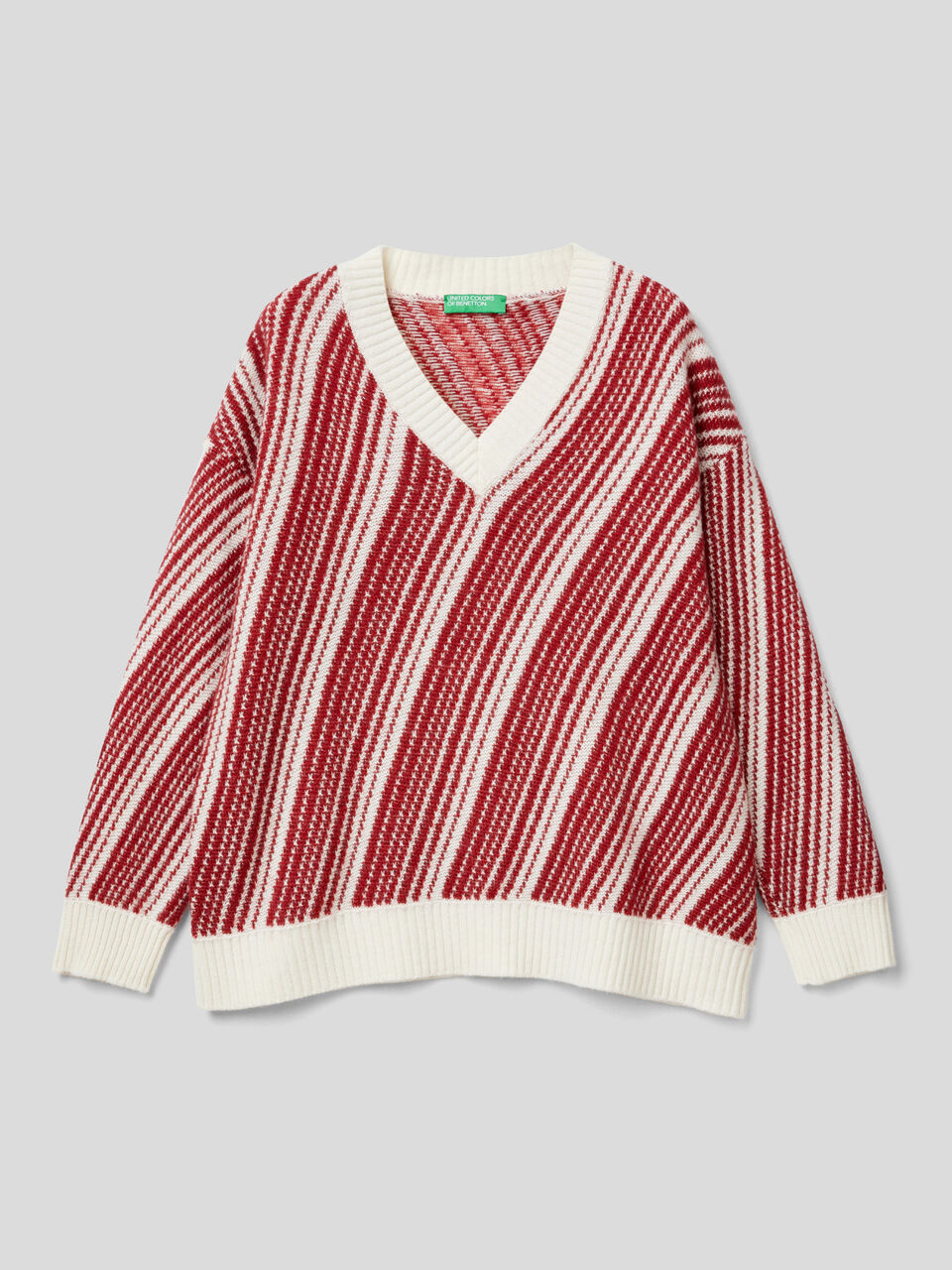 Jacquard V-neck sweater image number 1