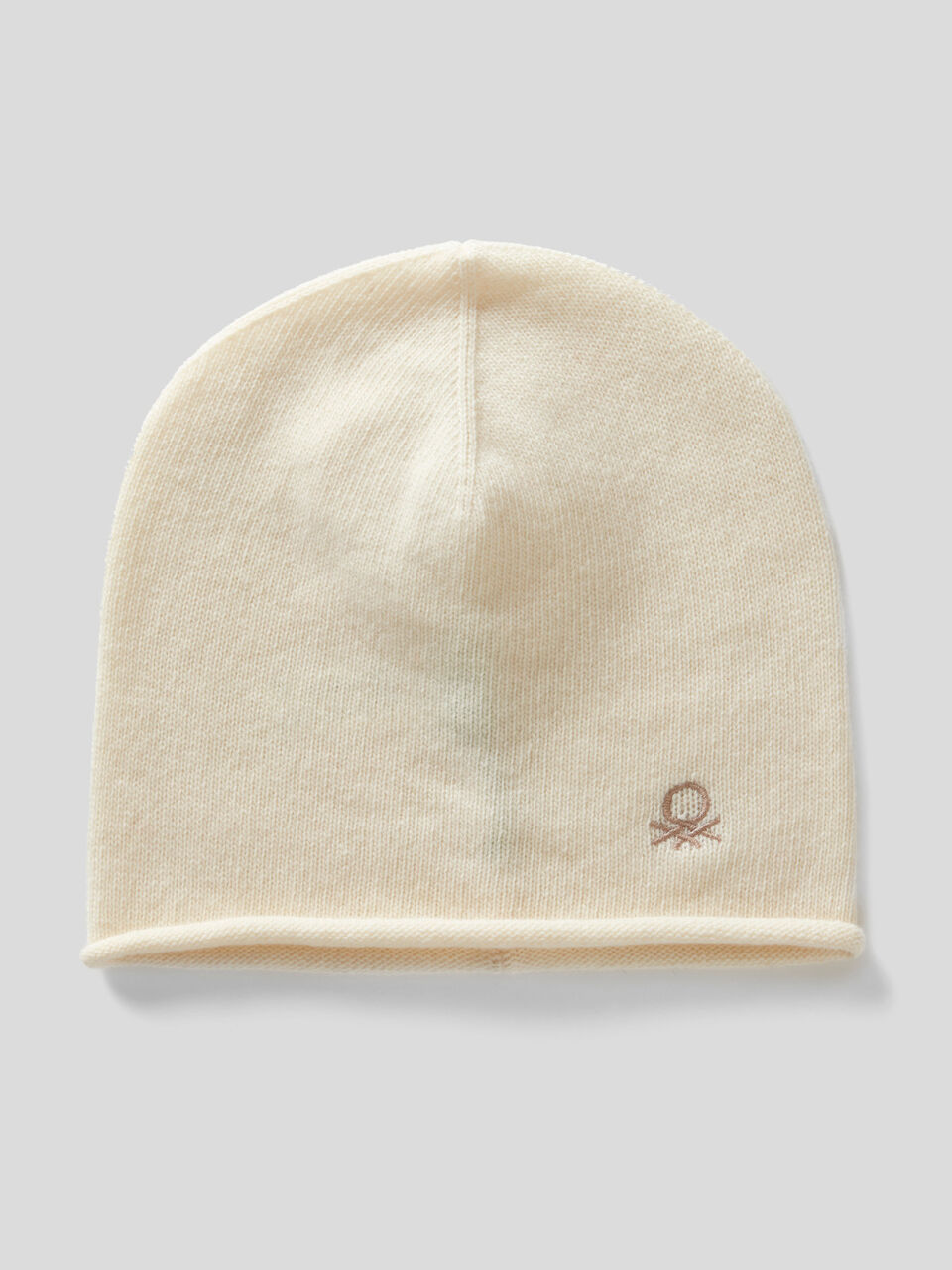 Hat in pure virgin wool image number 1