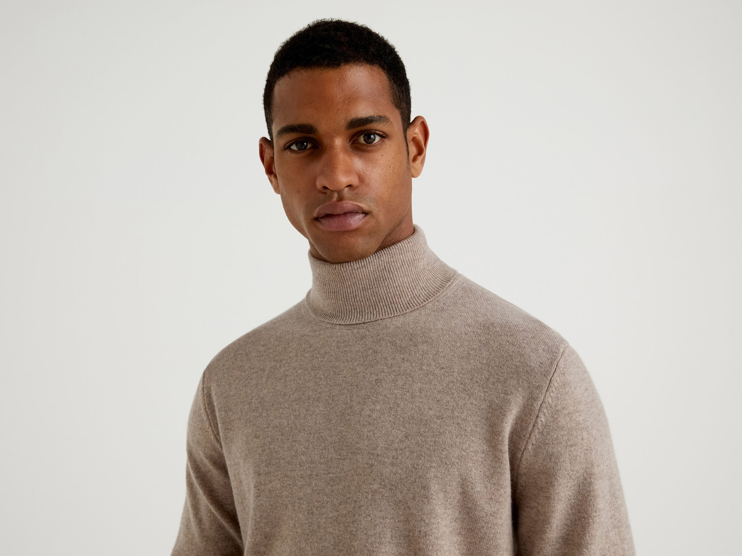 Turtleneck in pure virgin wool image number 4