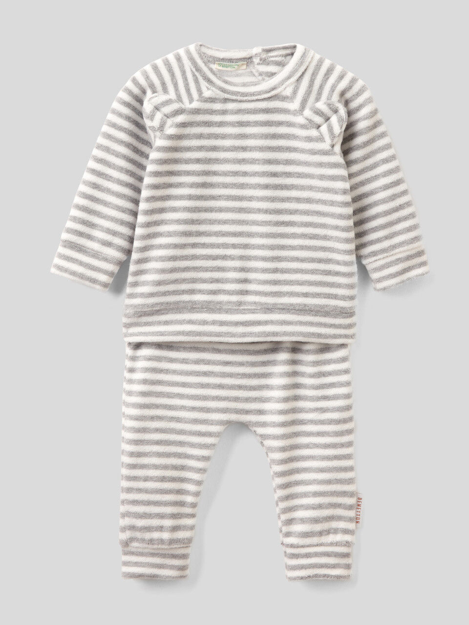 Patterned set in viscose blend