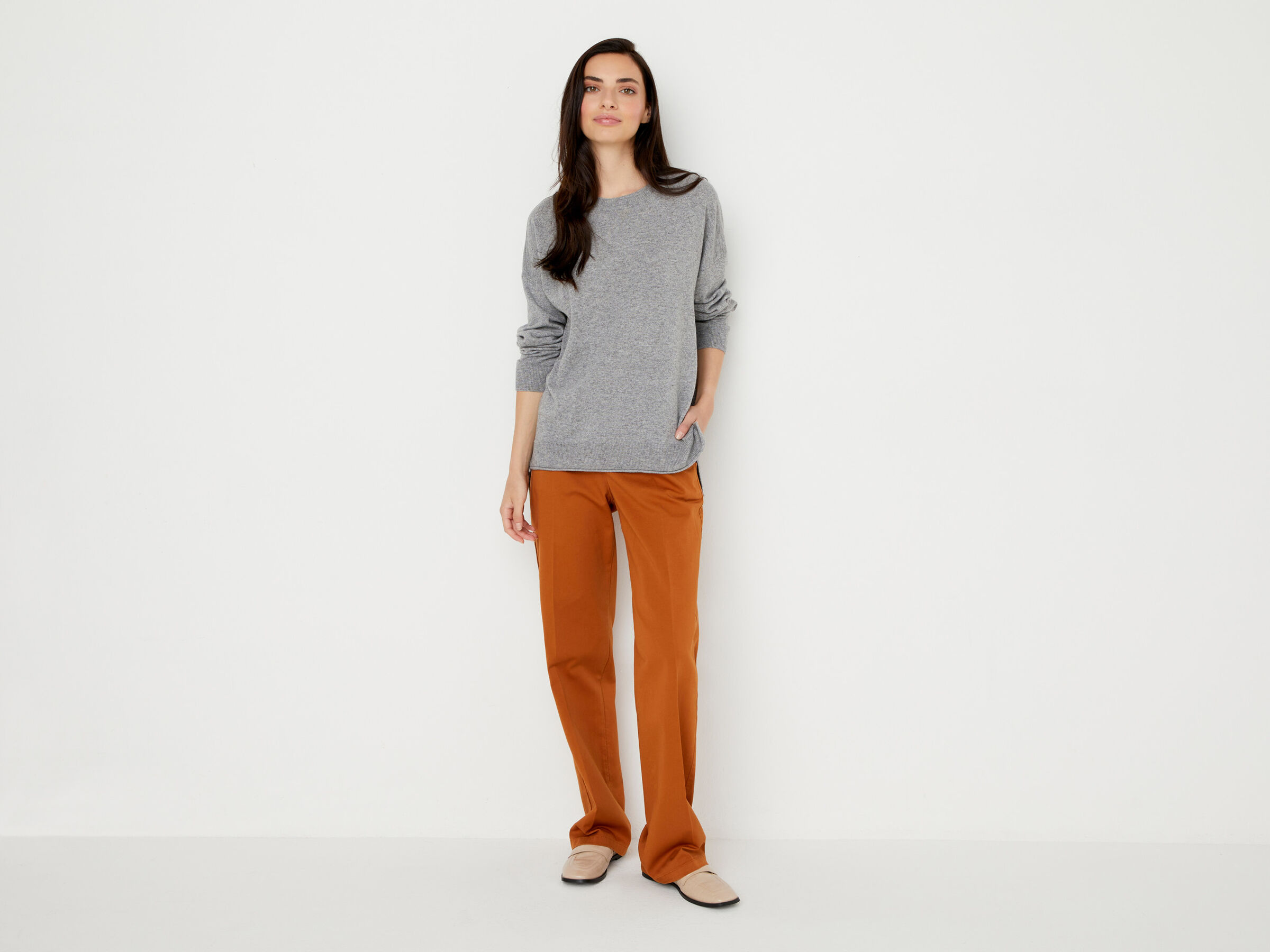 Boxy fit sweater in cashmere blend image number 3