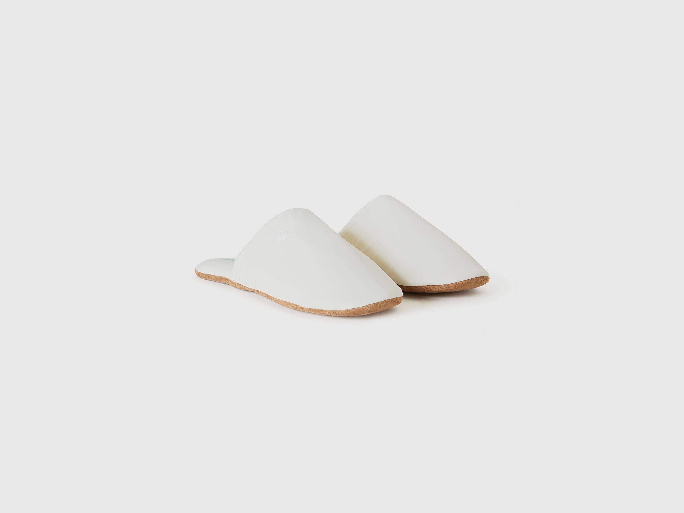 SLIPPERS image number 1