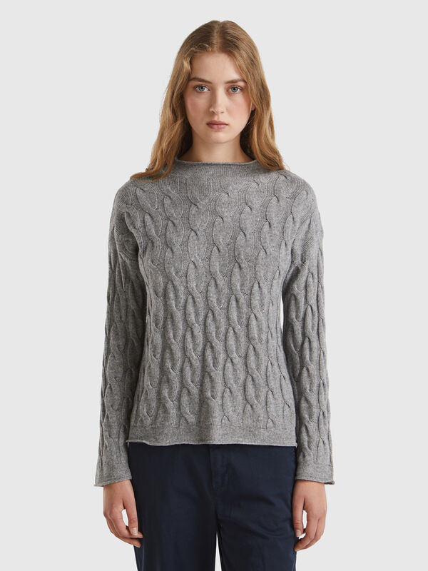 Cable knit sweater Women