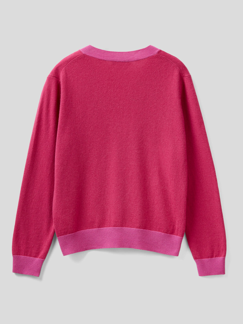 V-neck sweater in cashmere blend image number 2