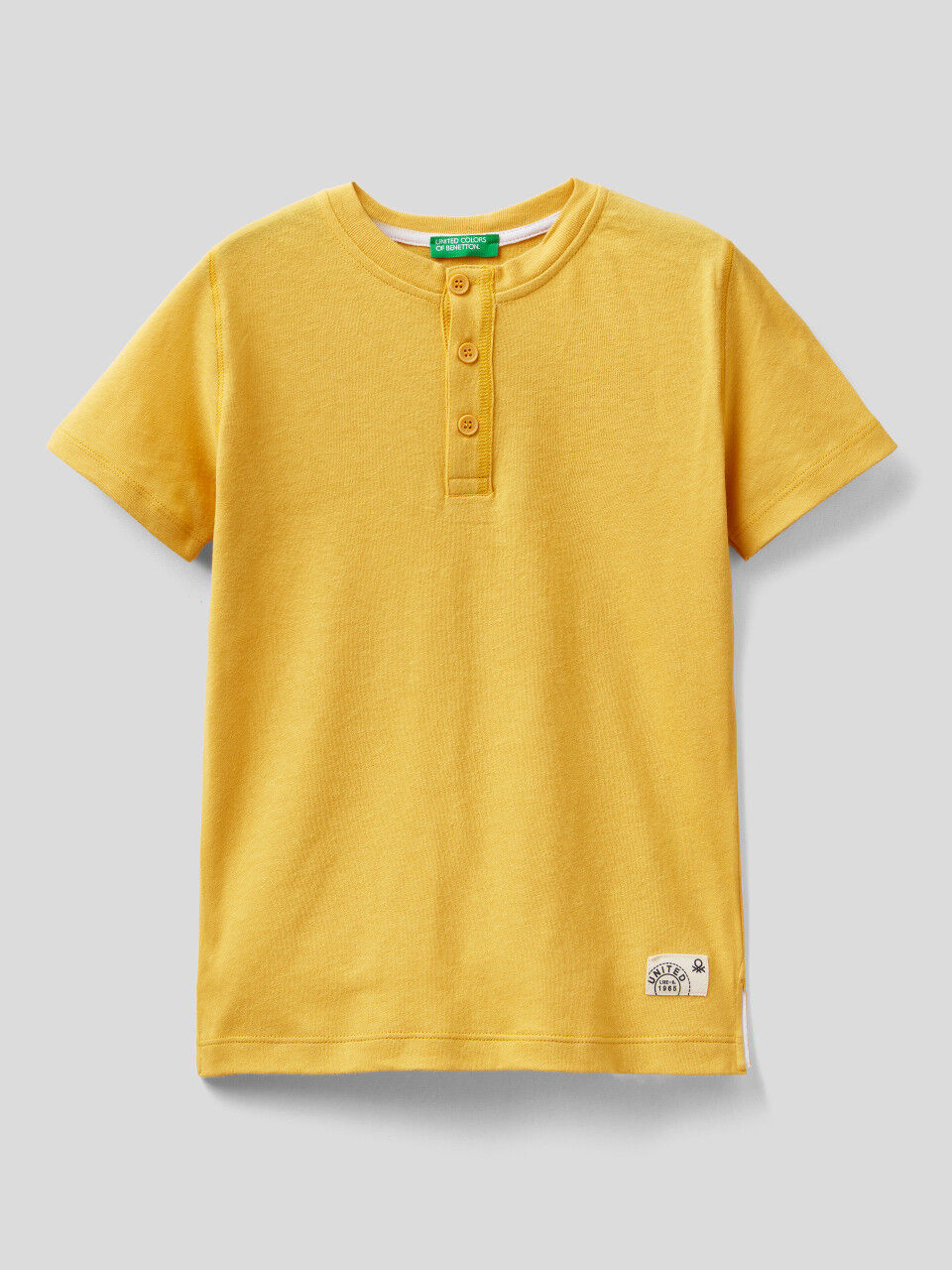 Henley t-shirt in linen blend