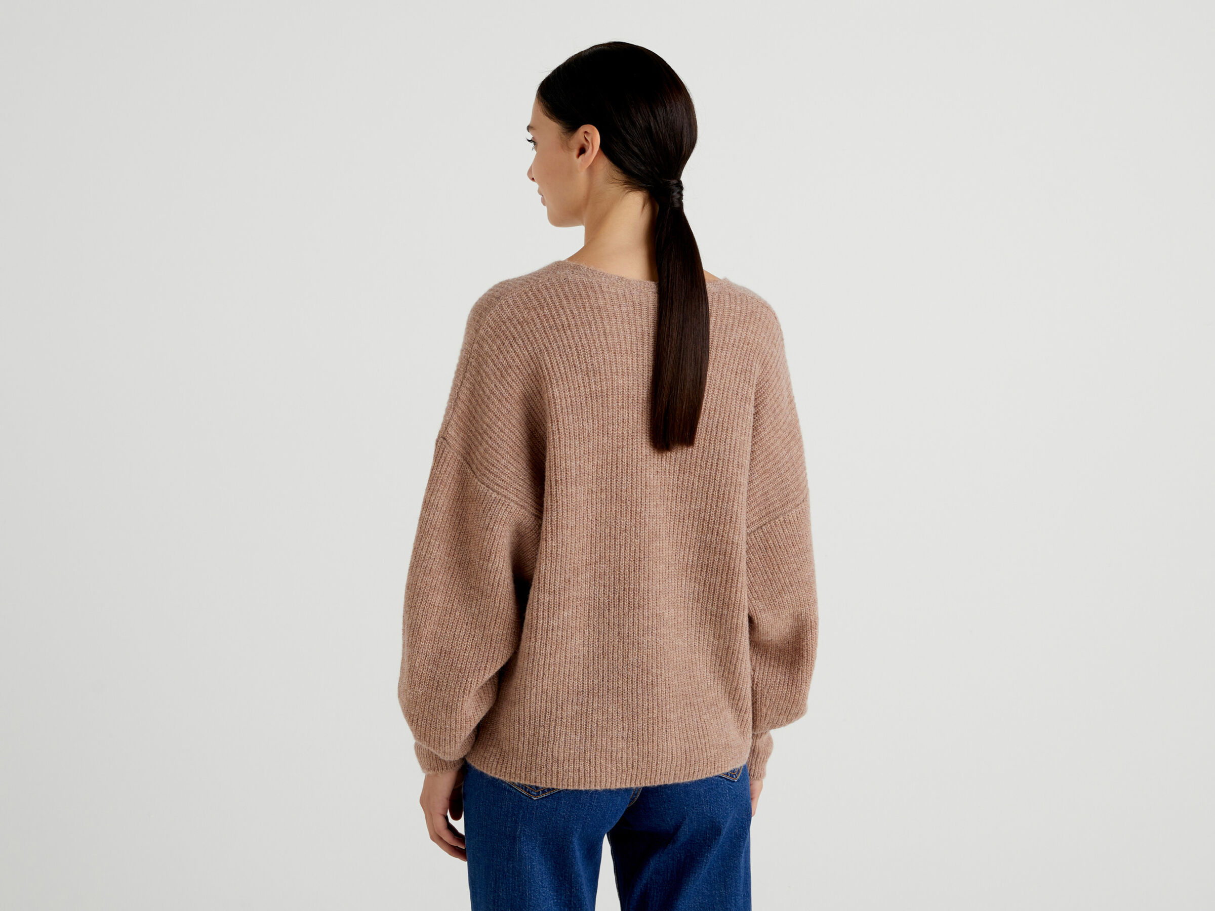 Boxy fit V-neck sweater image number 2
