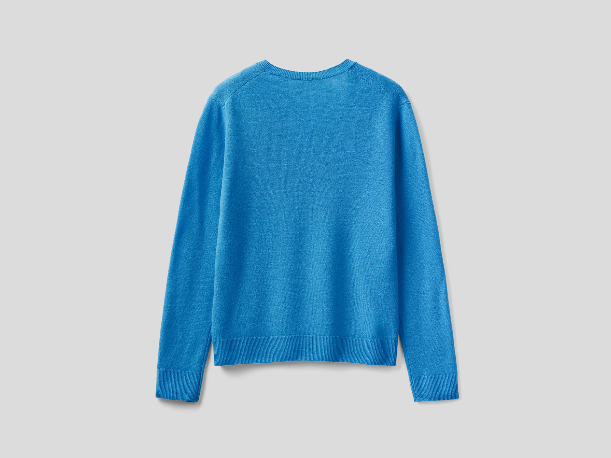V-neck sweater in pure virgin wool image number 5