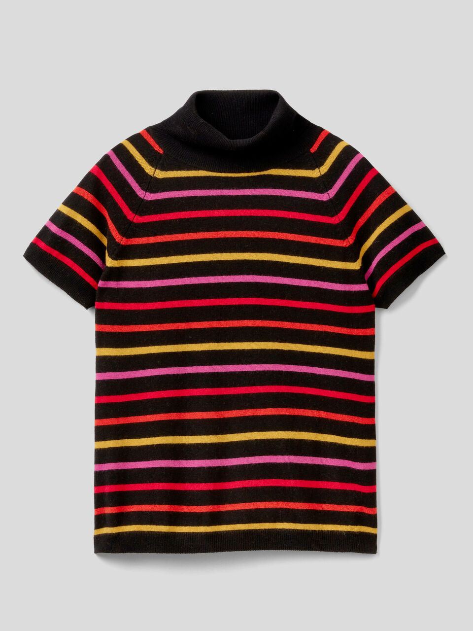 Short sleeve turtleneck image number 1