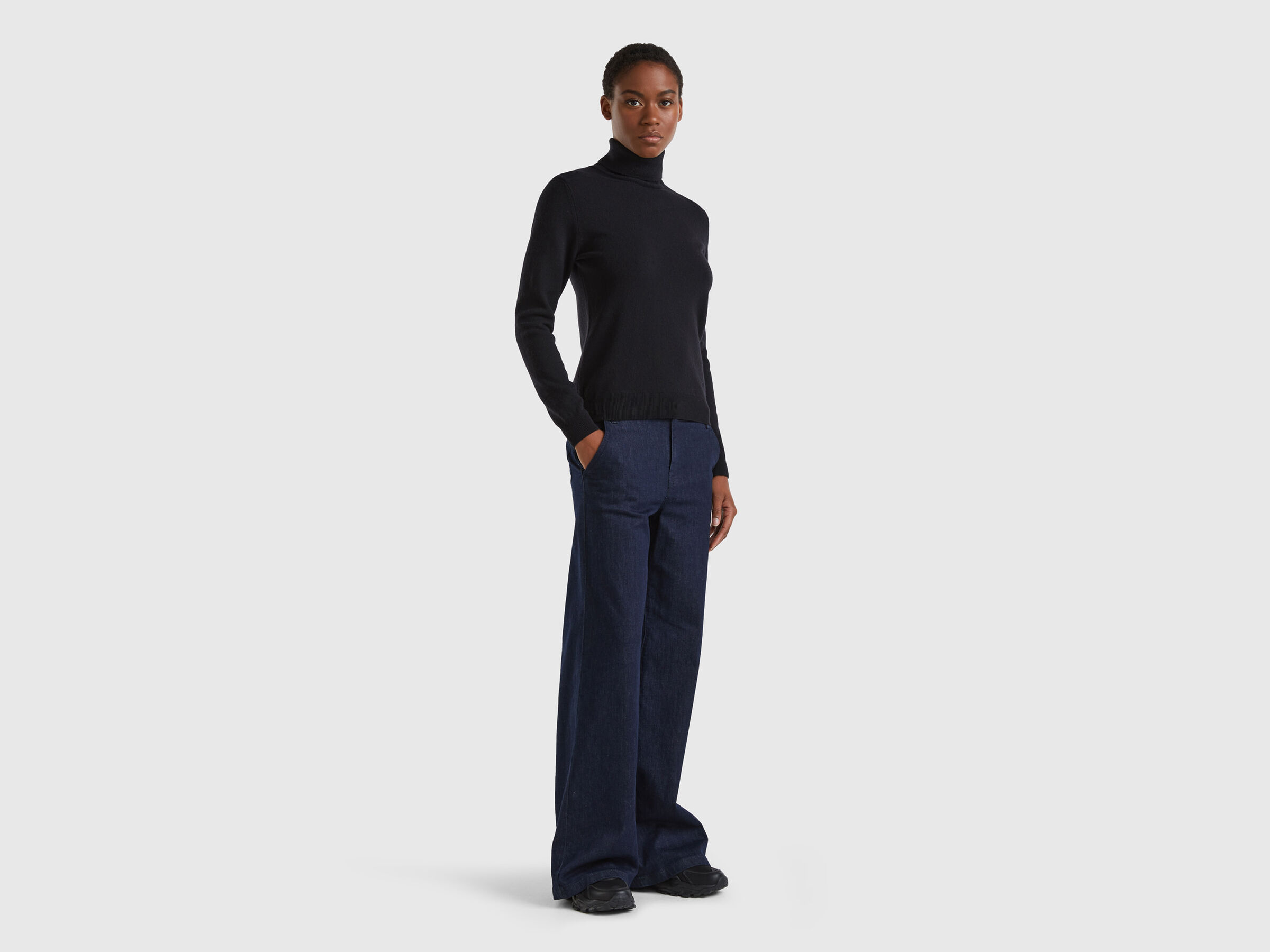Turtleneck sweater in pure virgin wool image number 3