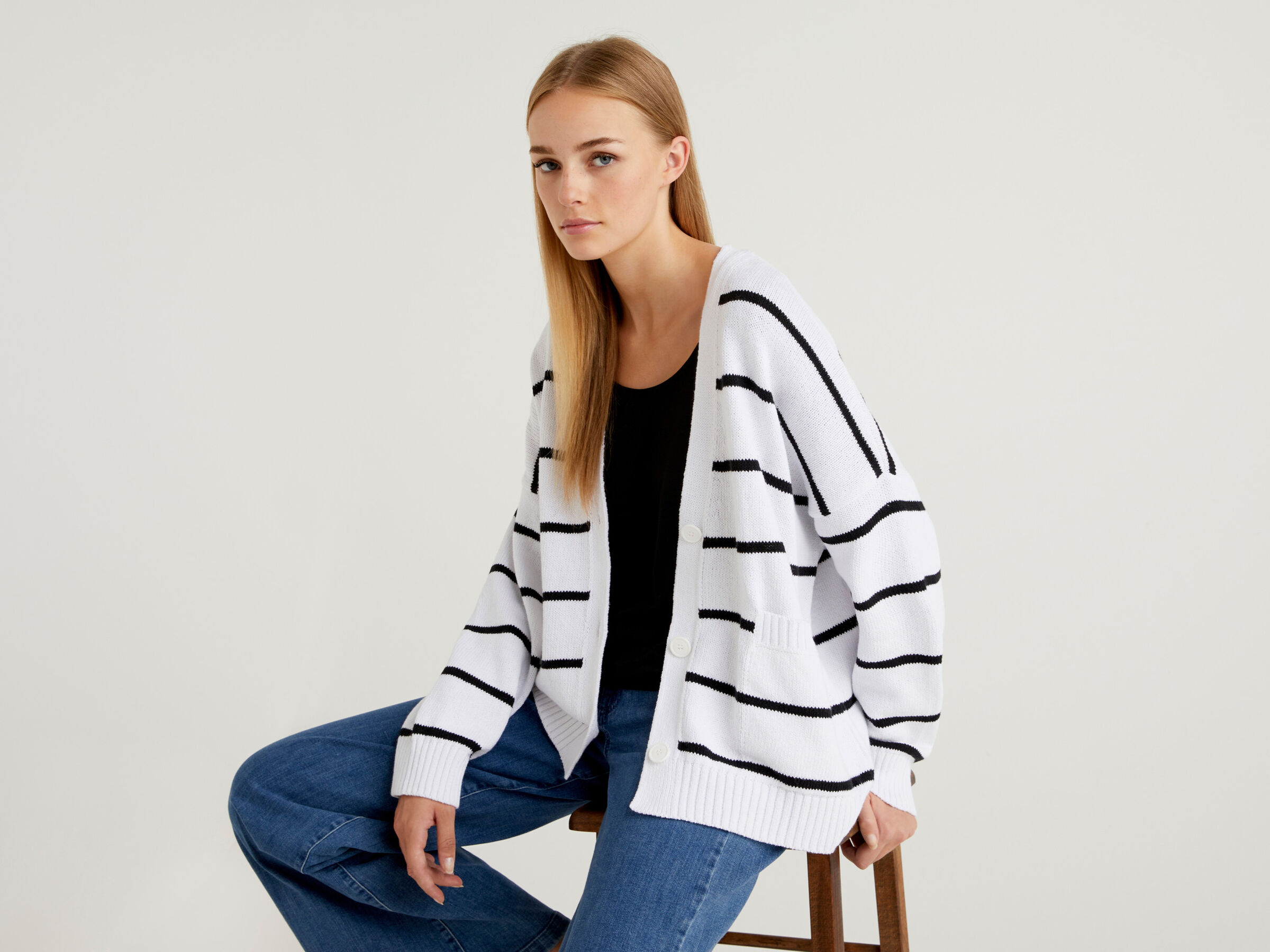 Striped cardigan with buttons image number 3