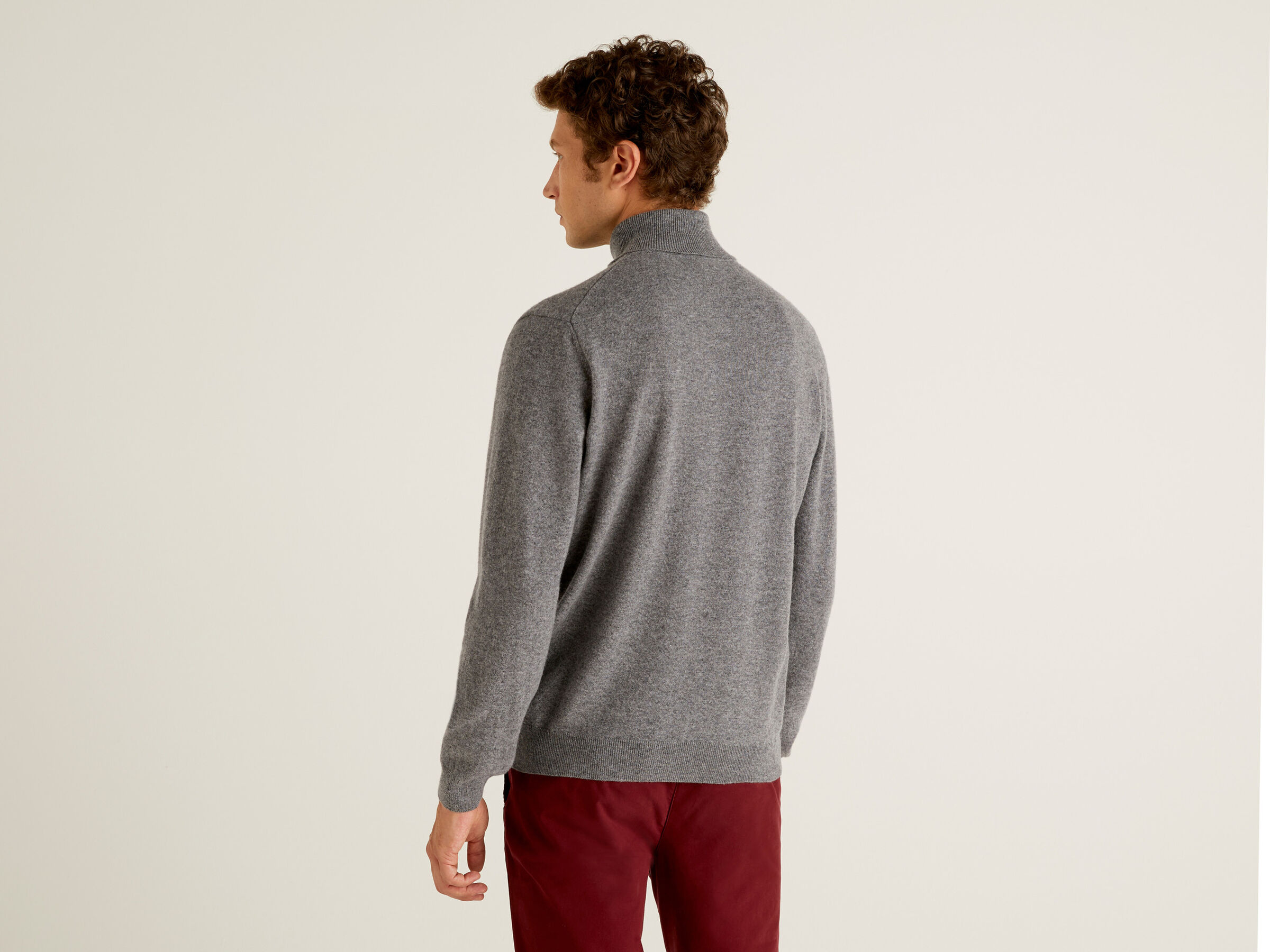 Turtleneck in pure virgin wool image number 2
