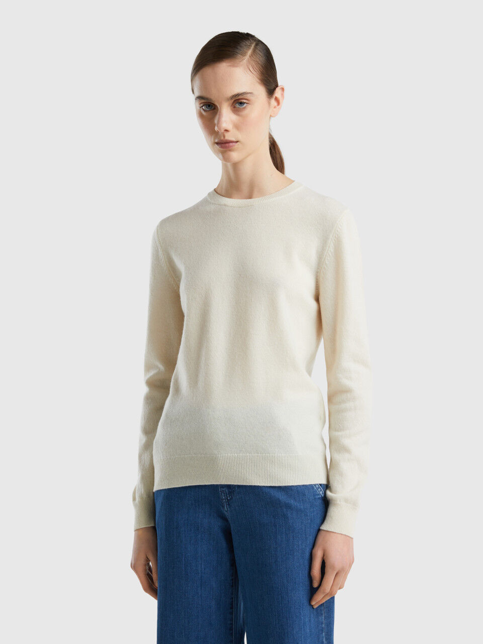 Cream crew neck sweater in Merino wool