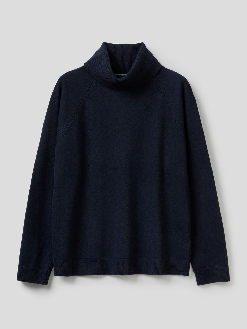 Turtleneck sweater in cashmere and wool blend image number 1