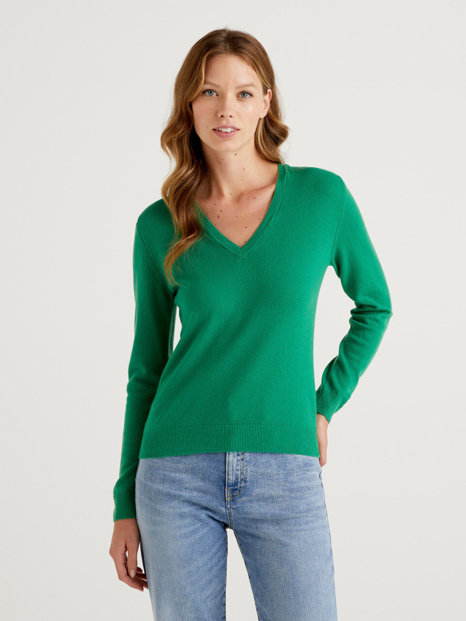 Green v neck jumper sales womens
