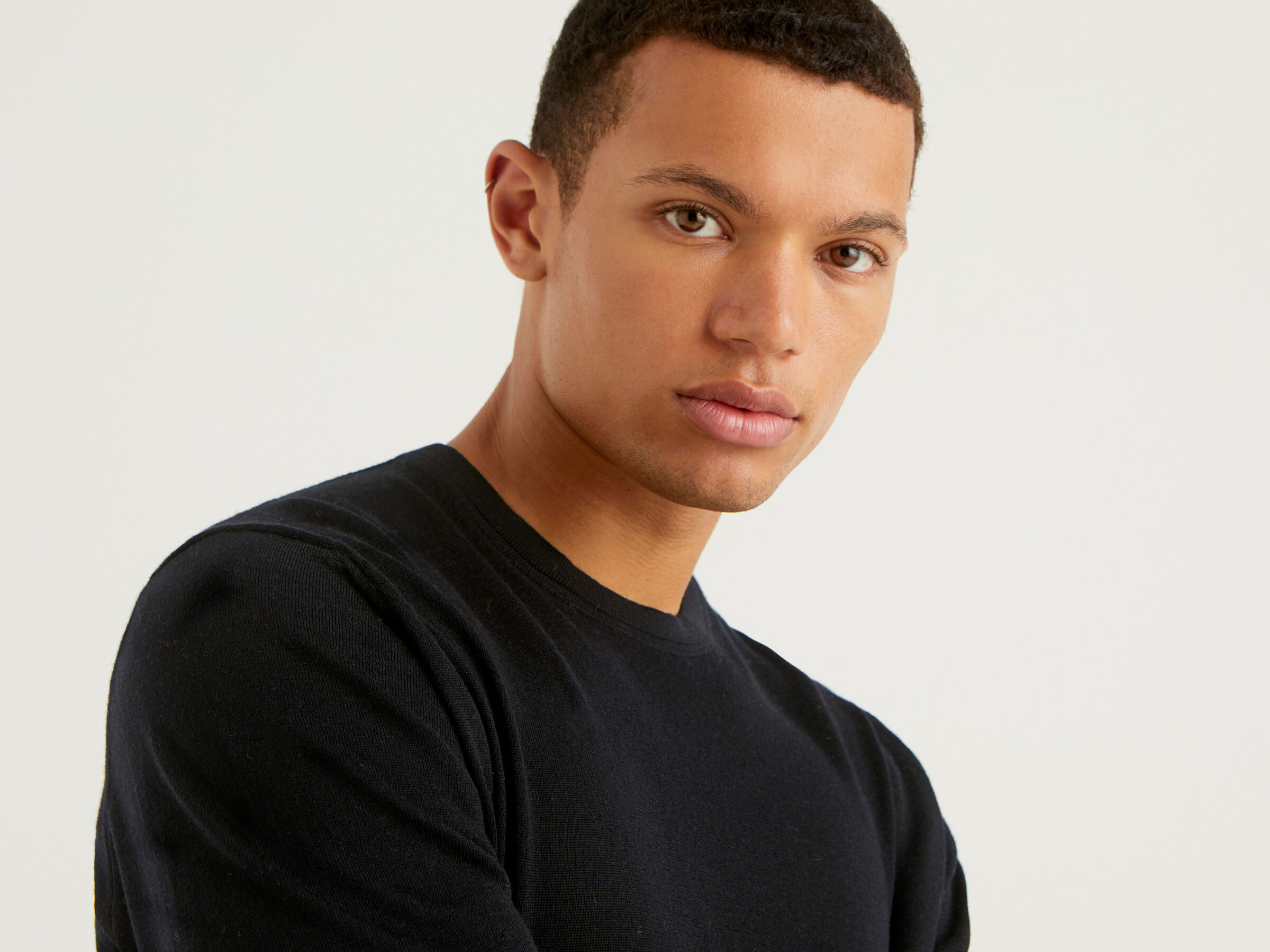 Crew neck sweater in pure virgin wool image number 4
