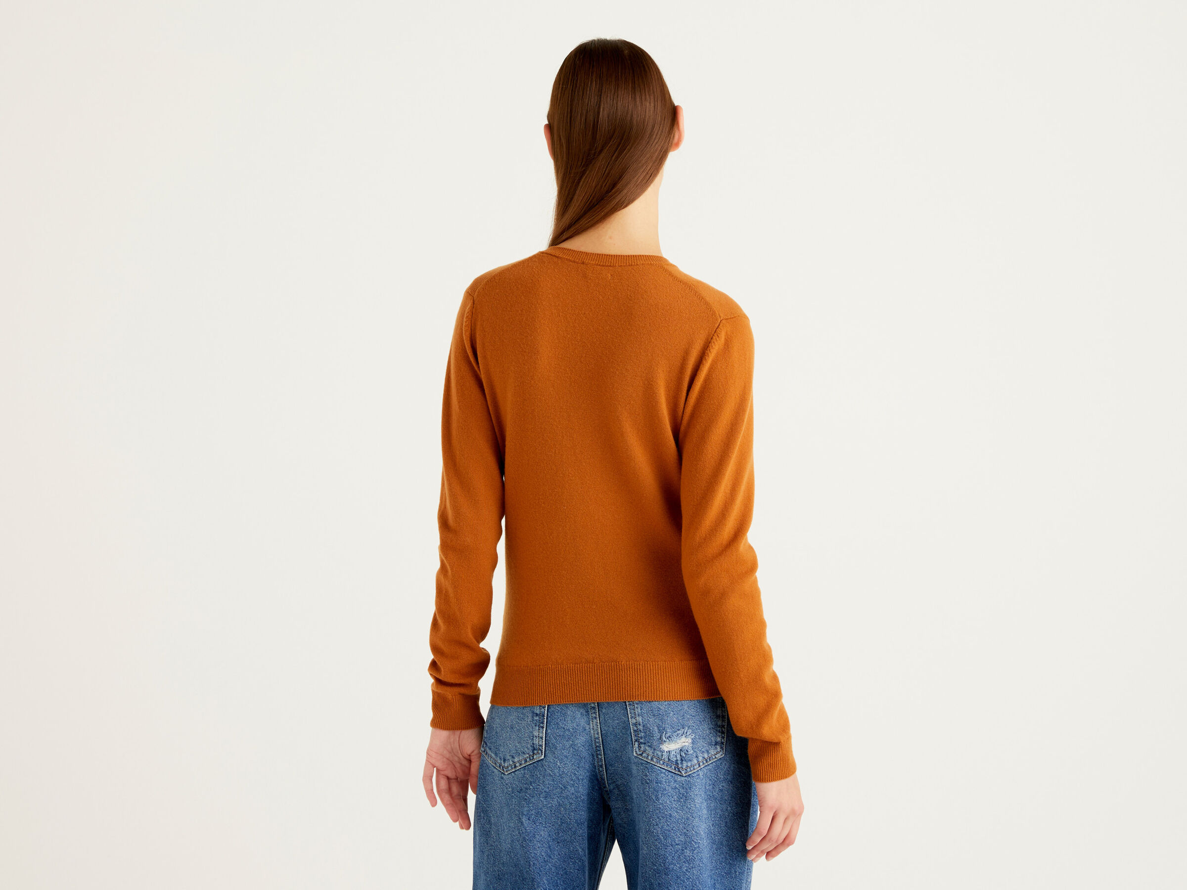 V-neck sweater in pure virgin wool image number 2