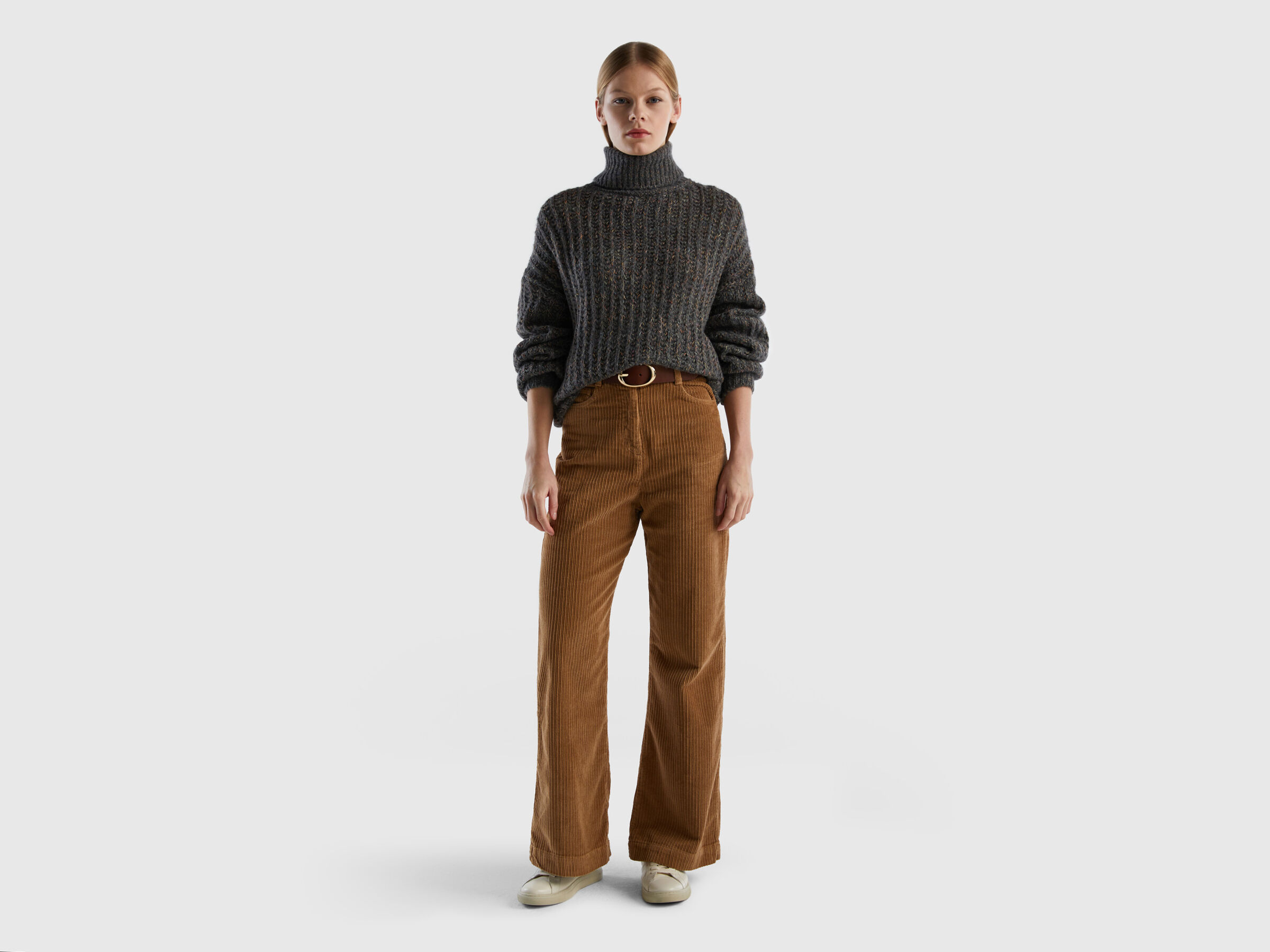 Wool blend turtleneck image number 3