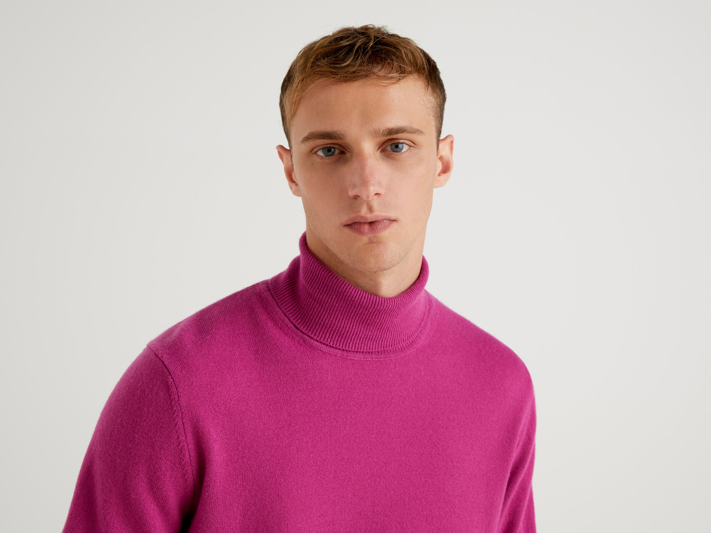 Turtleneck in pure virgin wool image number 3