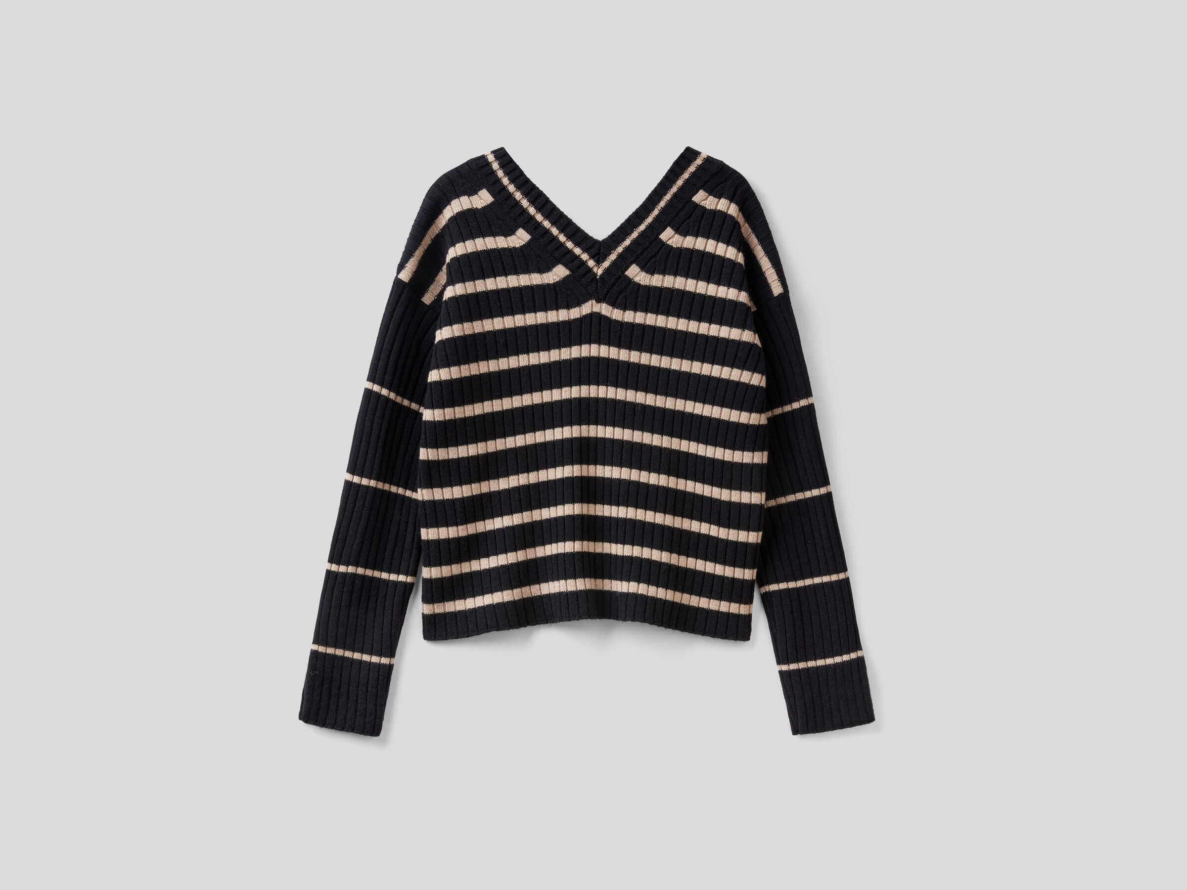 Double fit sweater image number 6