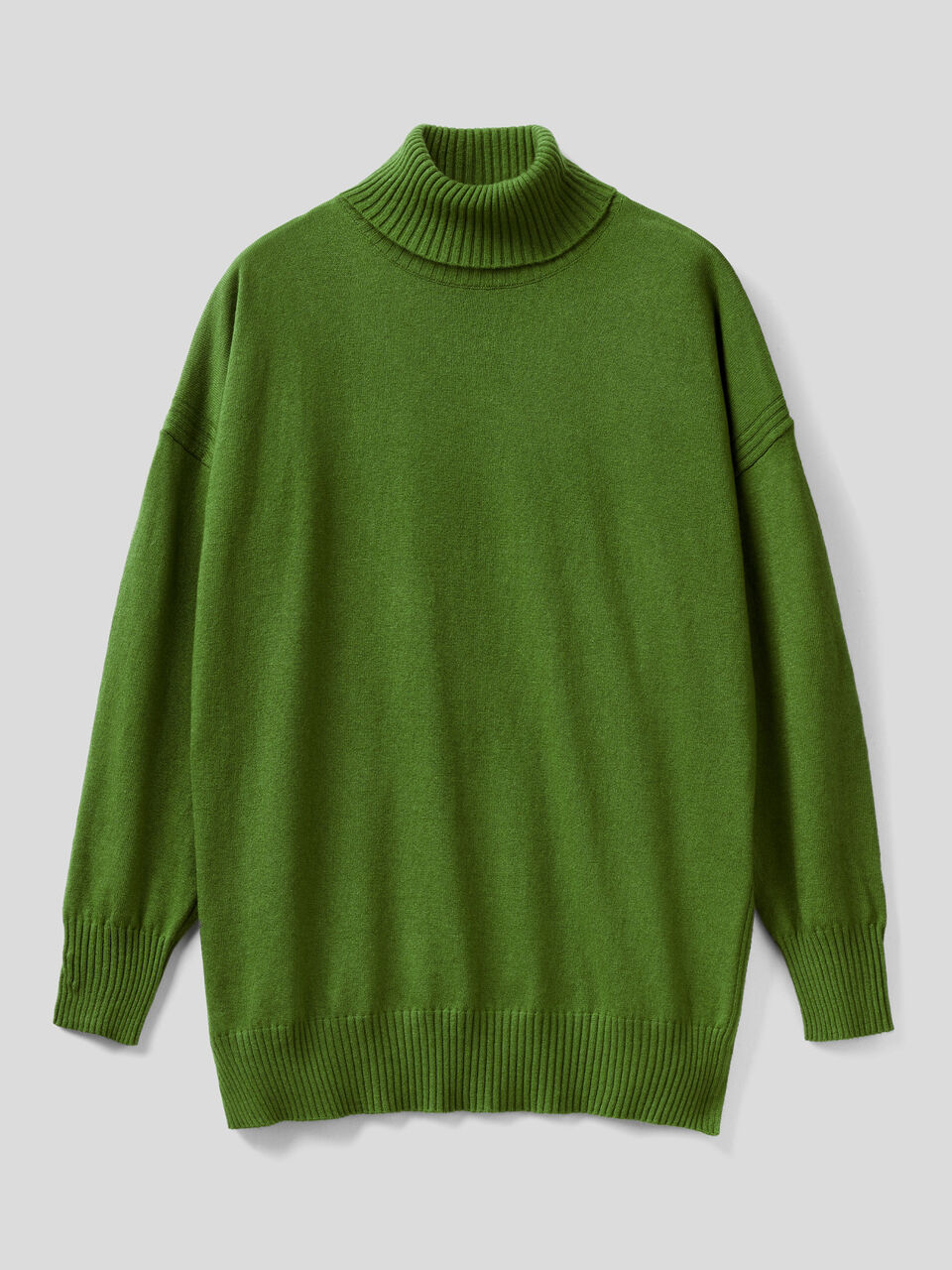 Oversized fit turtleneck in cashmere blend image number 1