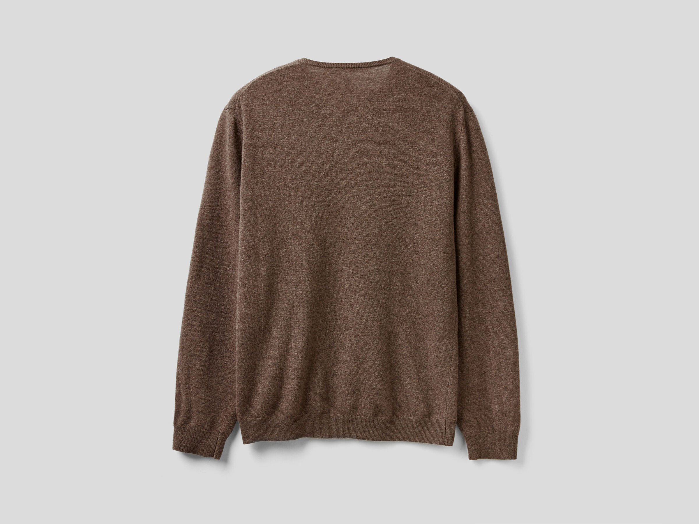 V-neck sweater in pure virgin wool image number 6