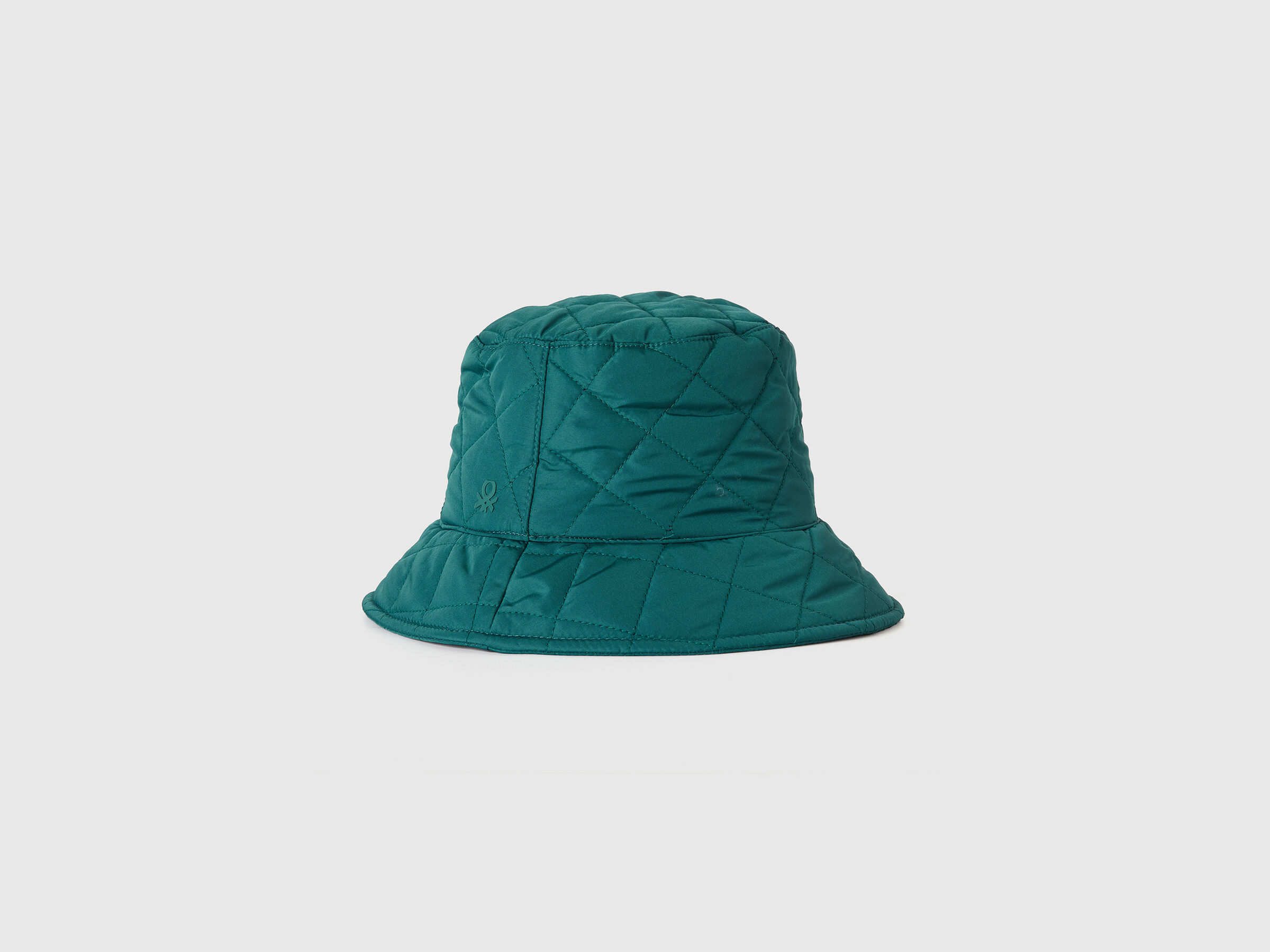 HAT Women image number 0