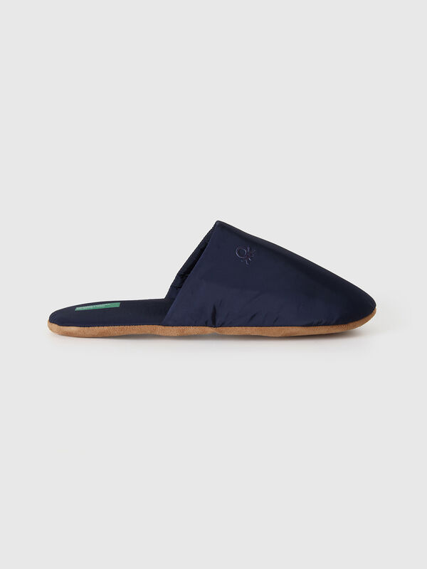Slippers with case