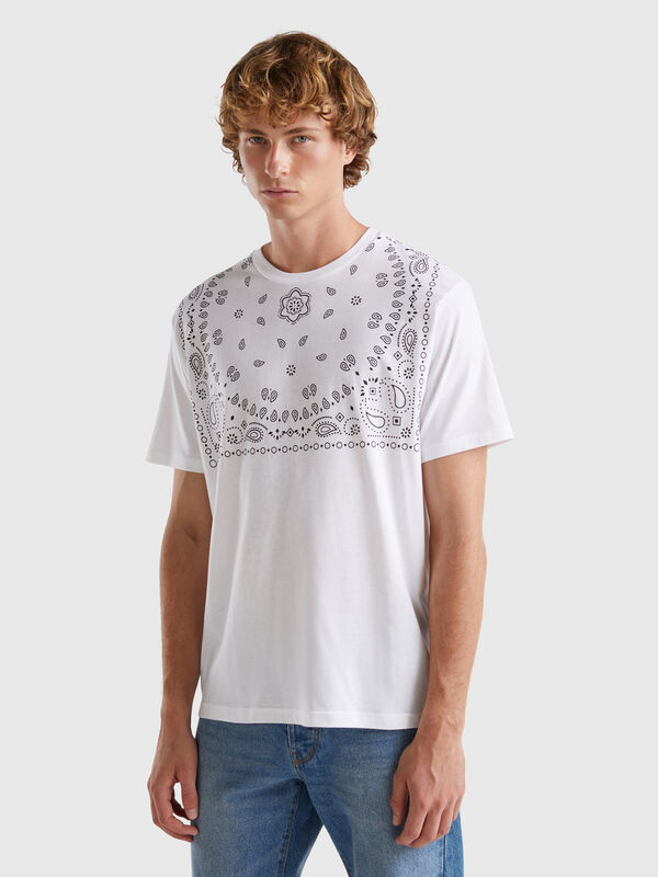 T-shirt with bandana print Men