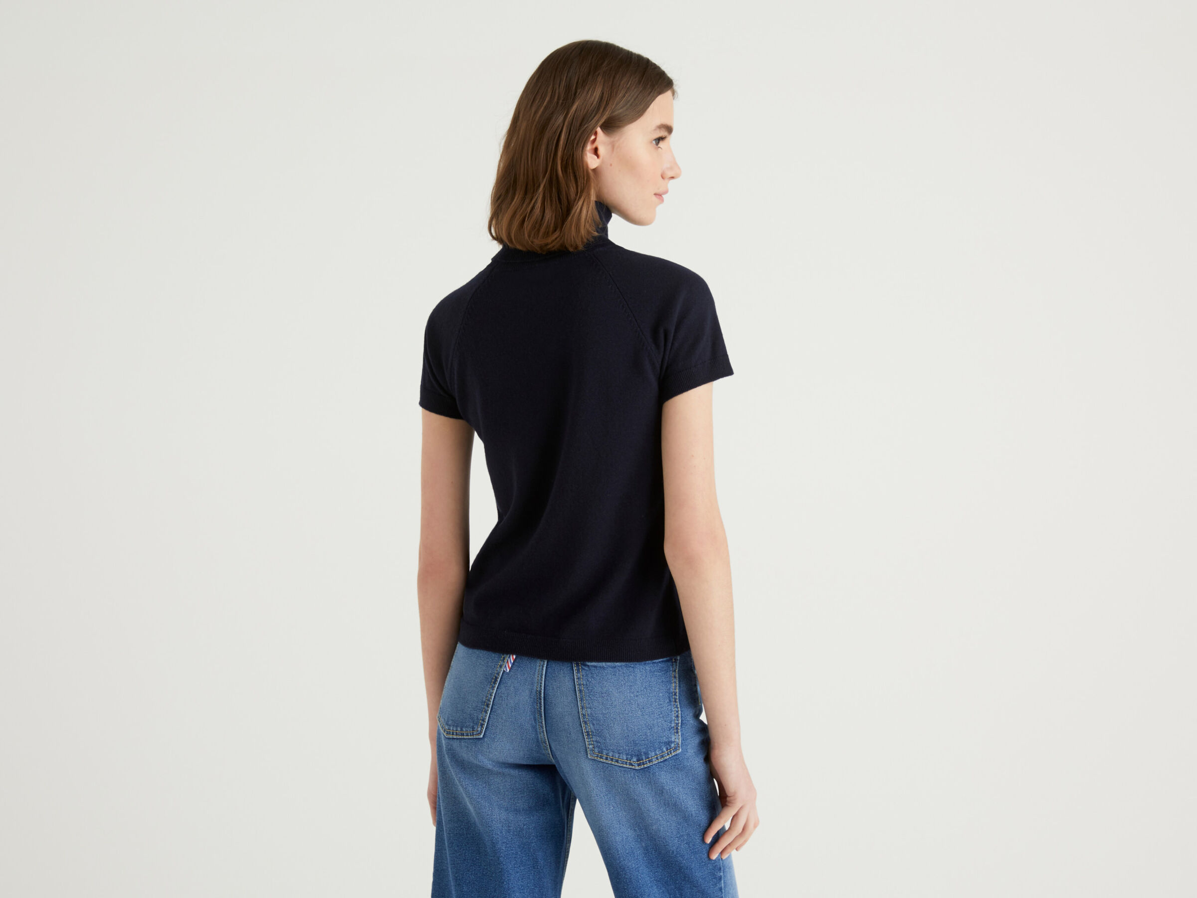 Short sleeve turtleneck image number 2
