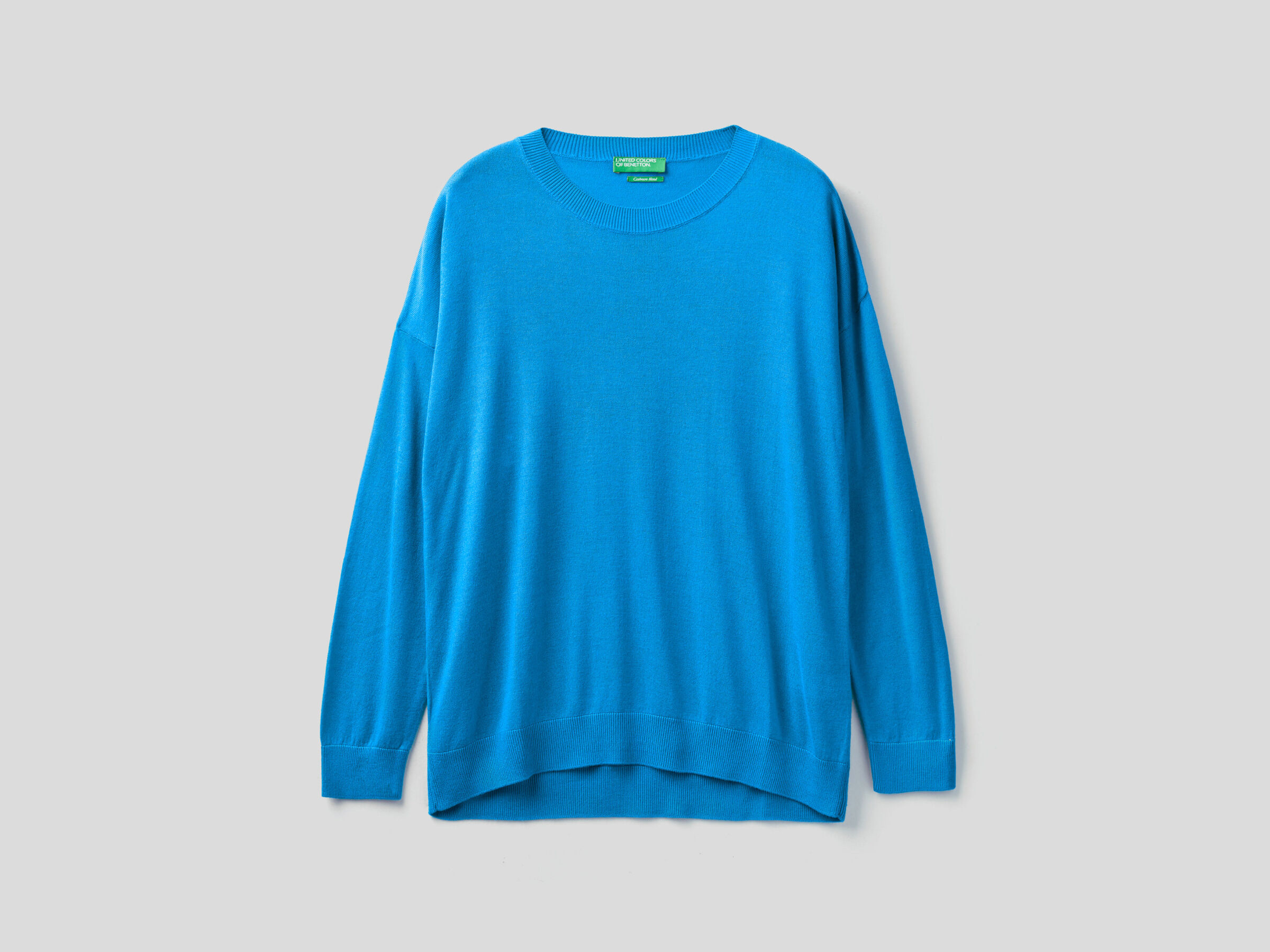 Relaxed boxy fit sweater image number 4