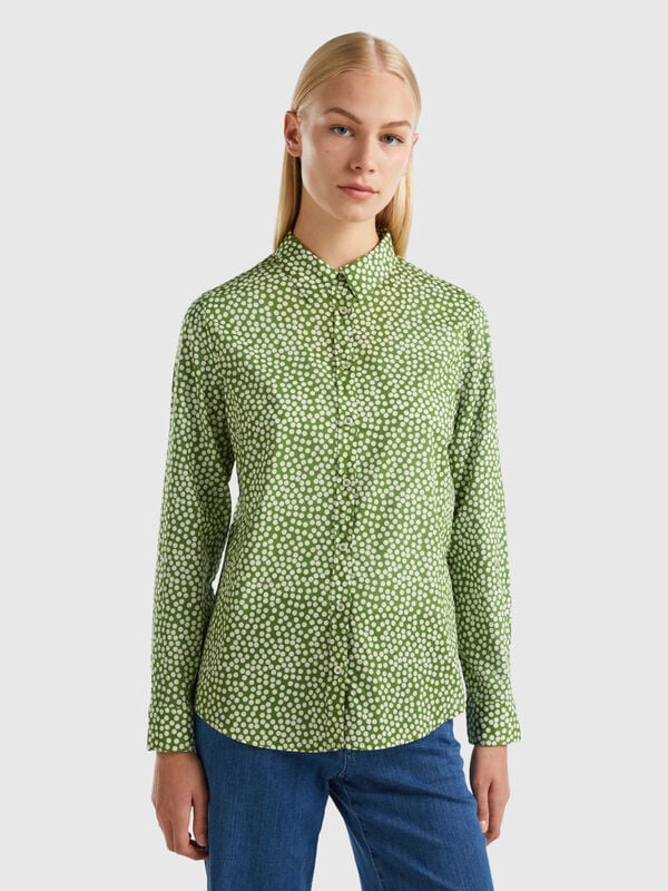 Green shirt with white polka dots Women