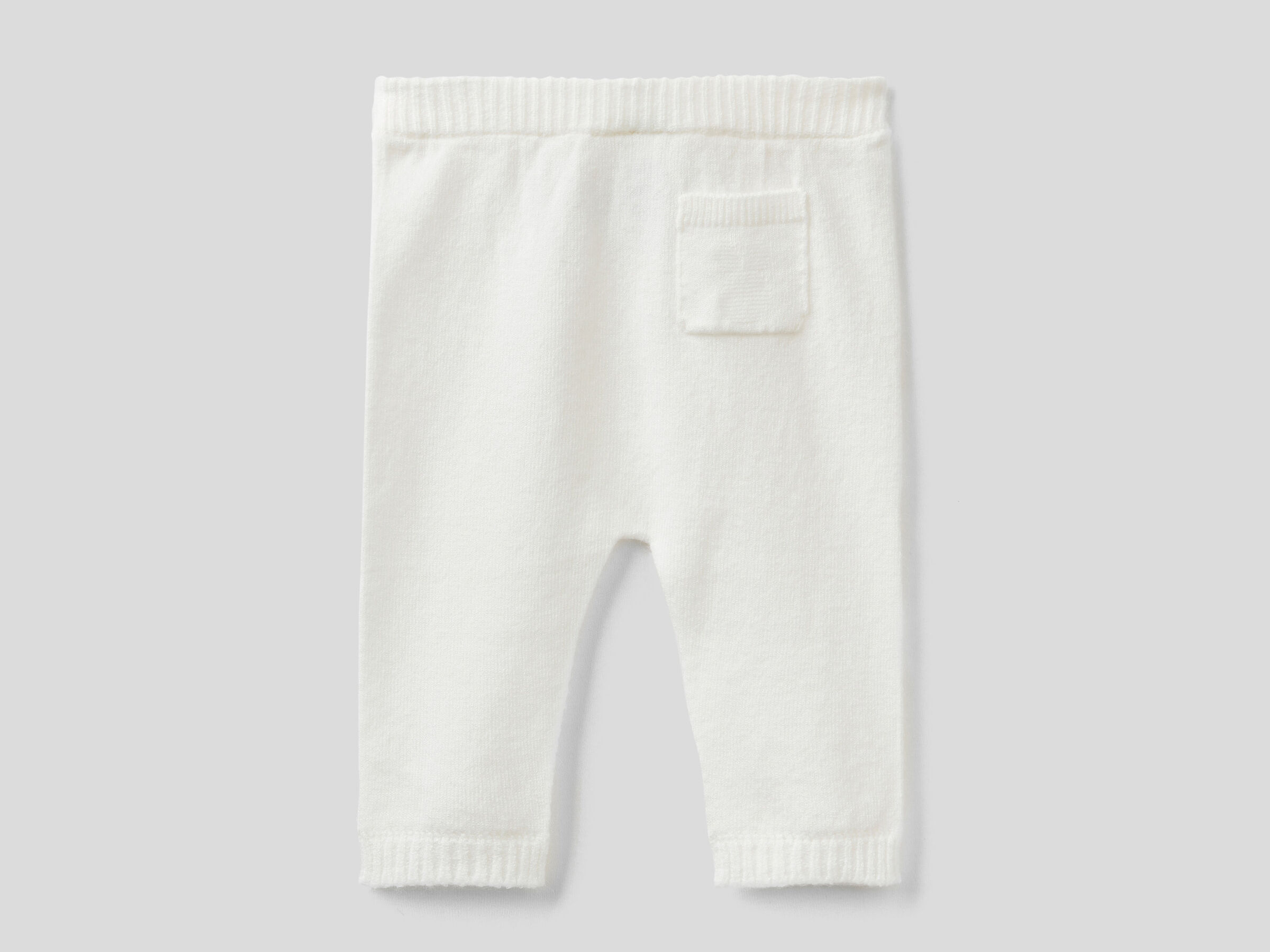 Sweatpants with pocket image number 2
