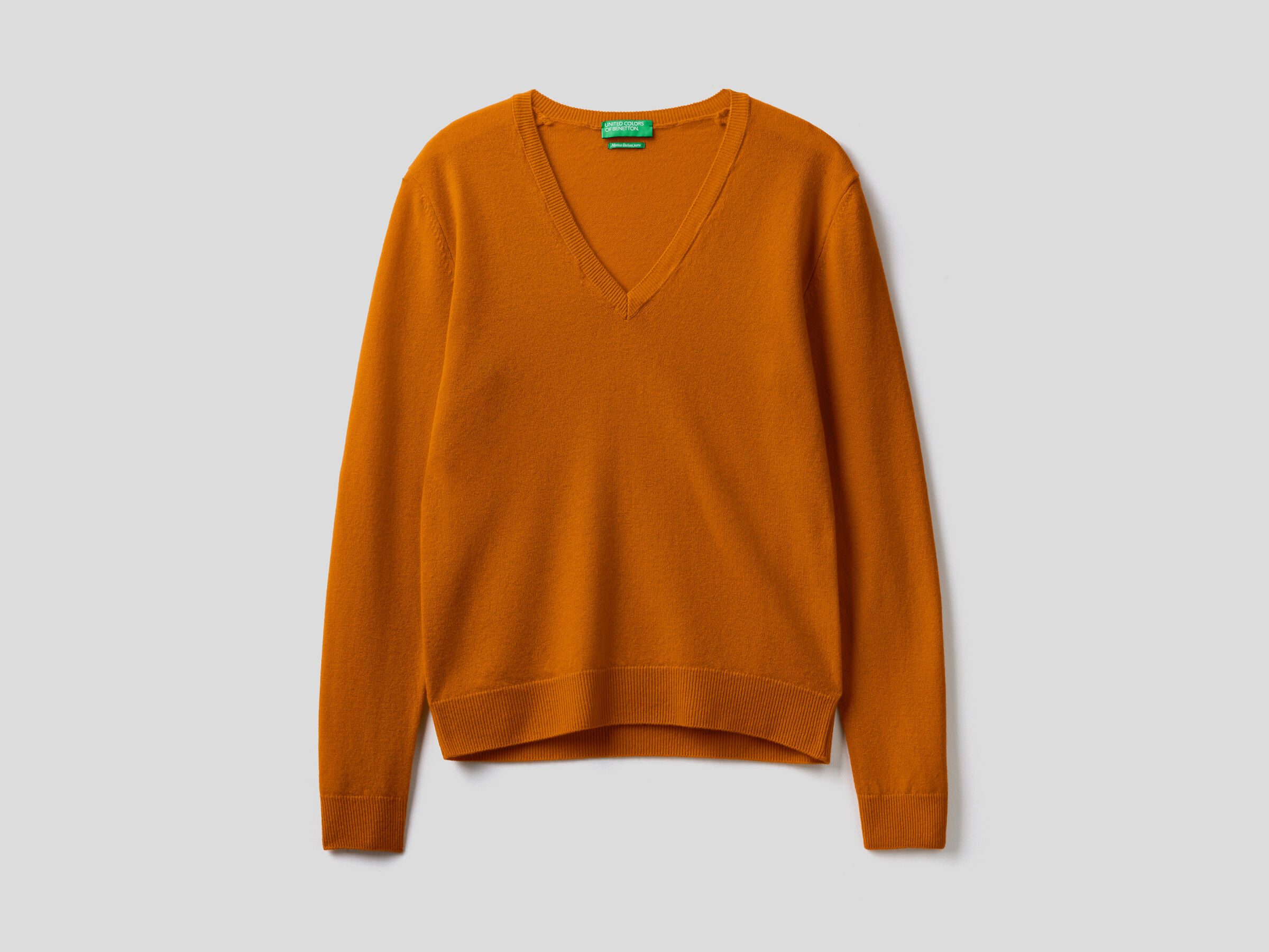V-neck sweater in pure virgin wool image number 5