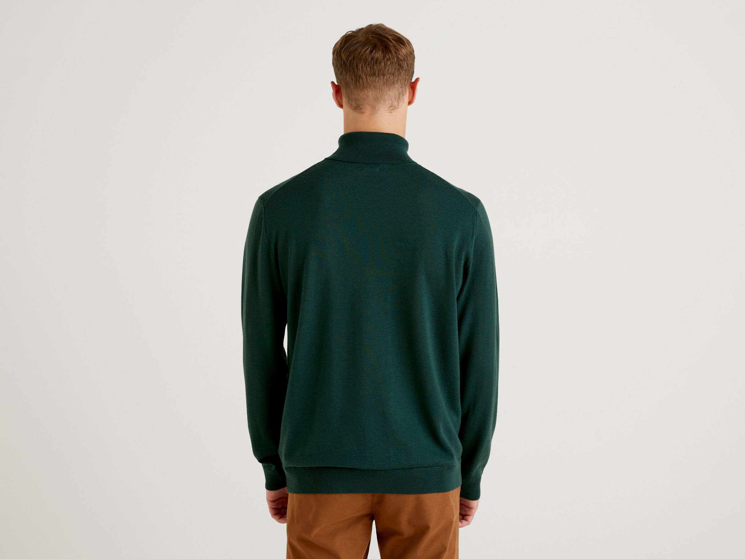 Turtleneck in pure virgin wool image number 2