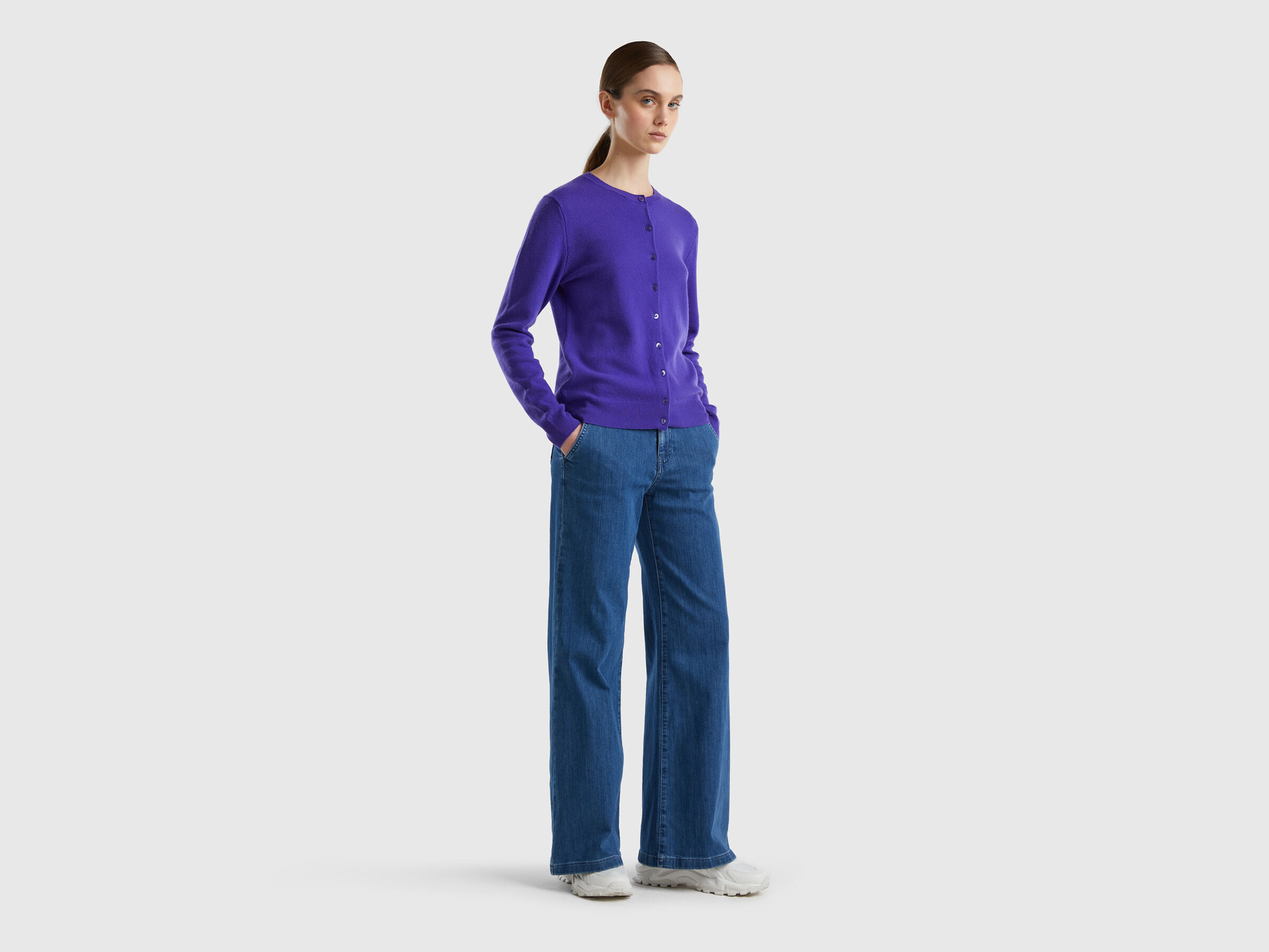 Crew neck cardigan in pure virgin wool image number 3