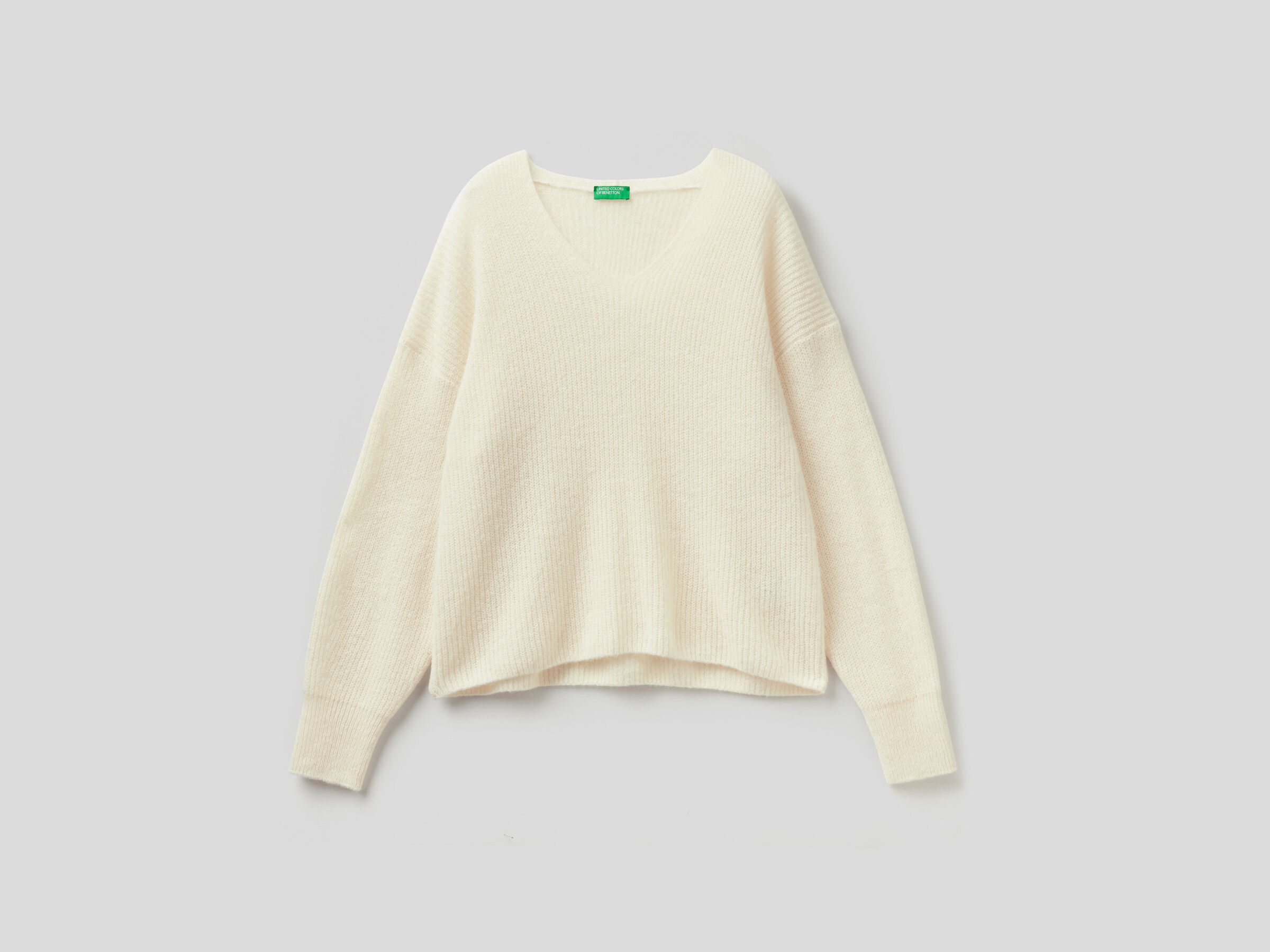 Boxy fit V-neck sweater image number 4