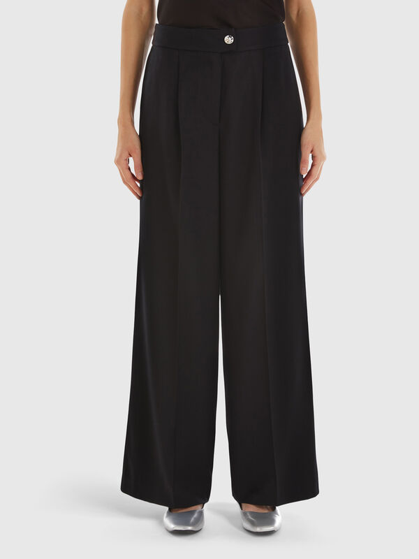 Wide trousers in wool and viscose blend Wide trousers in wool and viscose blend Women