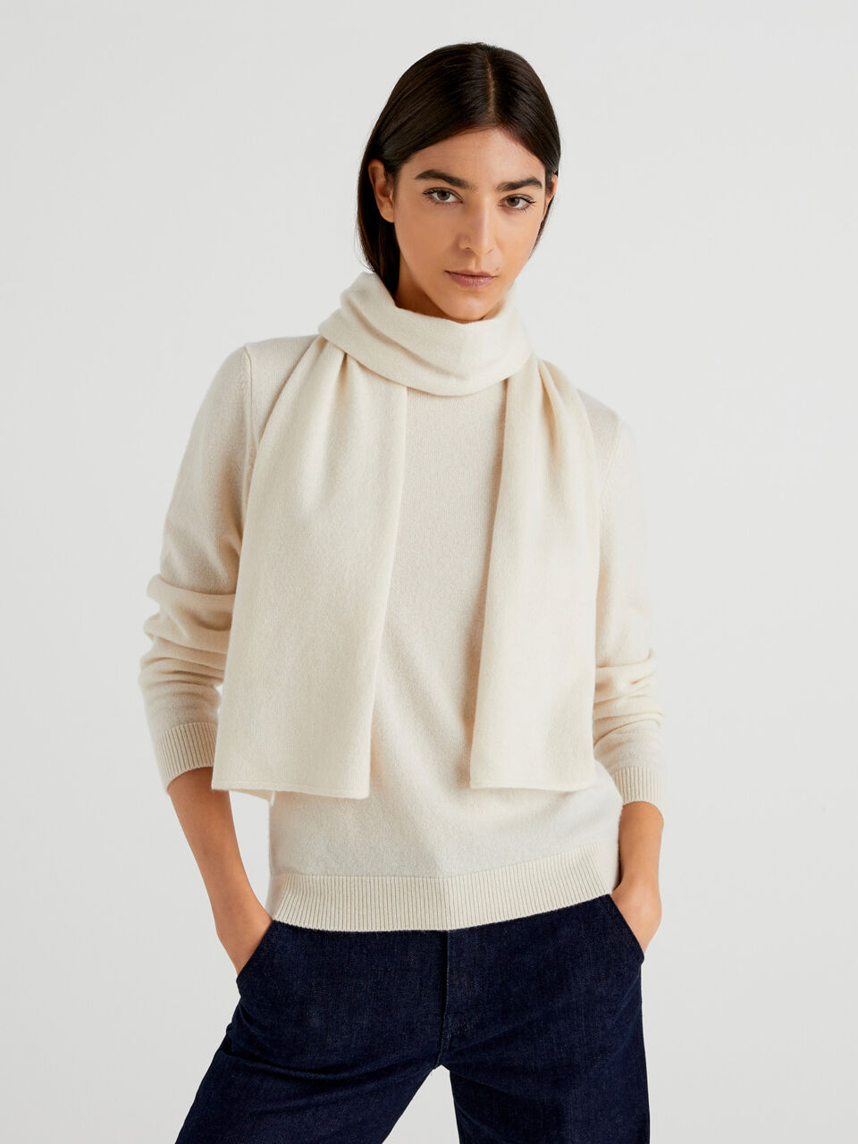 Classic scarf in pure cashmere image number 2